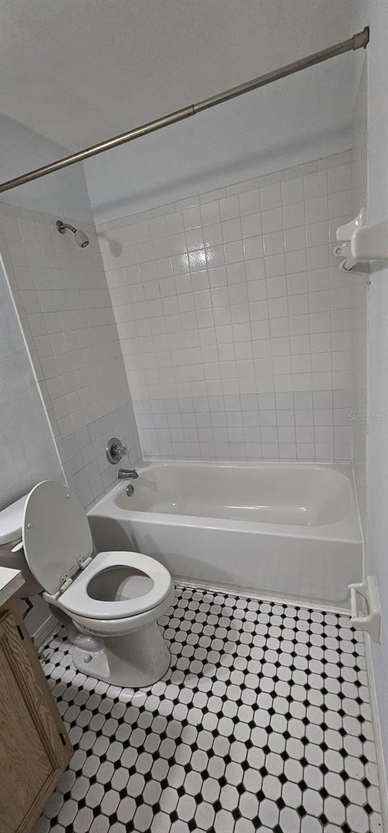 Image 20 of 30 For 641 Kensington Lake Circle