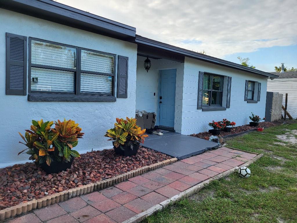 Image 10 of 27 For 995 Emerald Drive