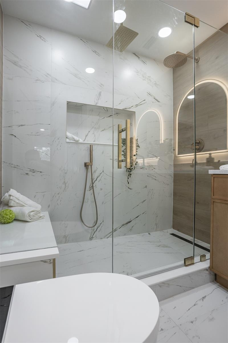 Image 18 of 38 For 3517 Cherokee Avenue