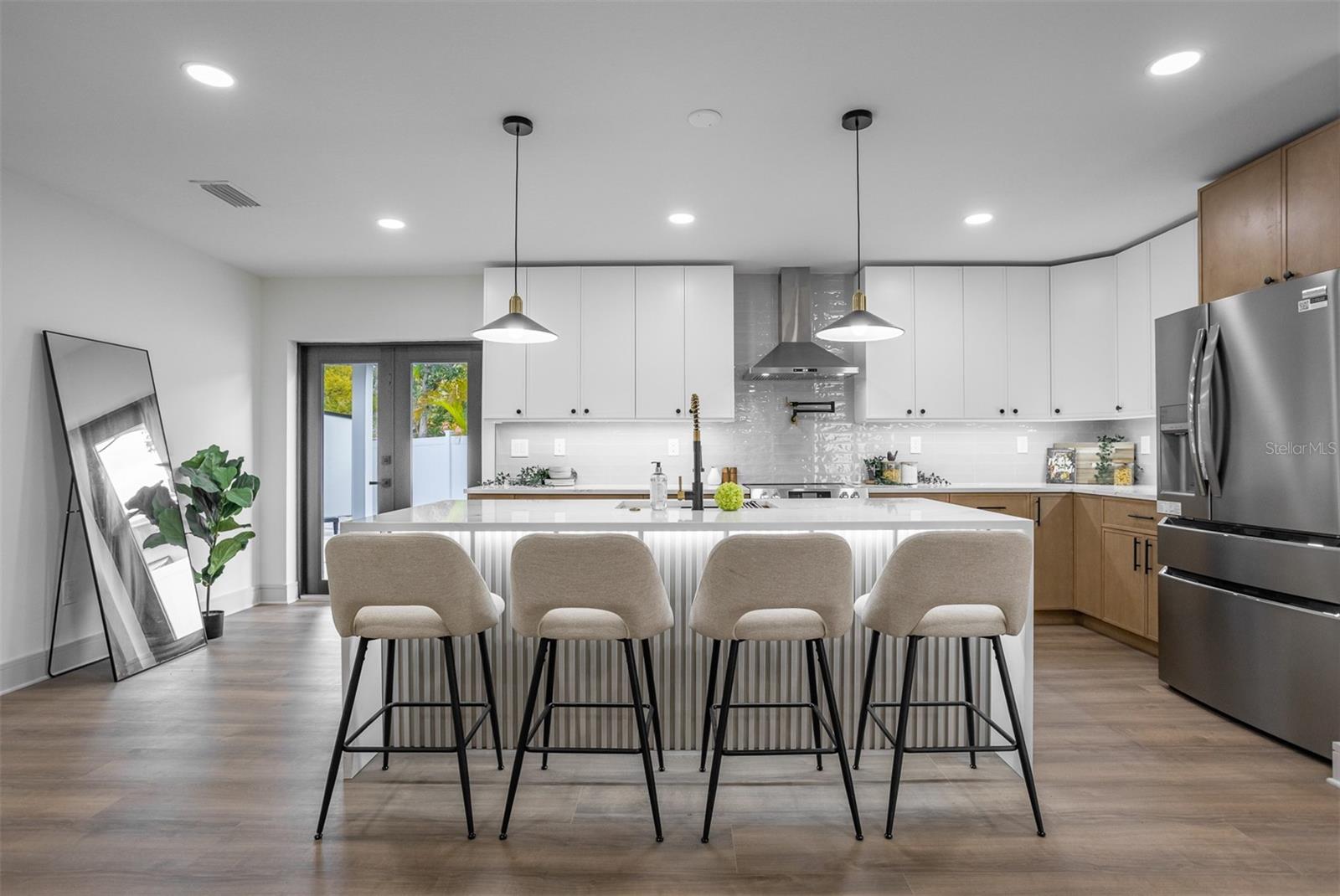 Image 3 of 38 For 3517 Cherokee Avenue