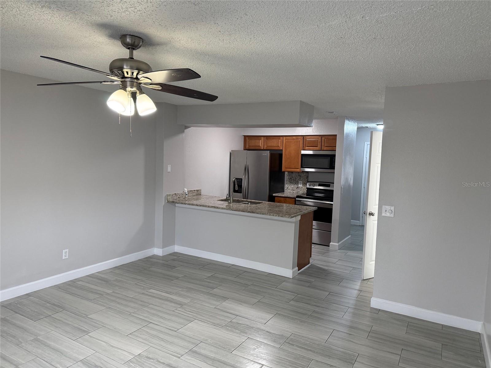 Image 10 of 14 For 6130 Oak Cluster Circle