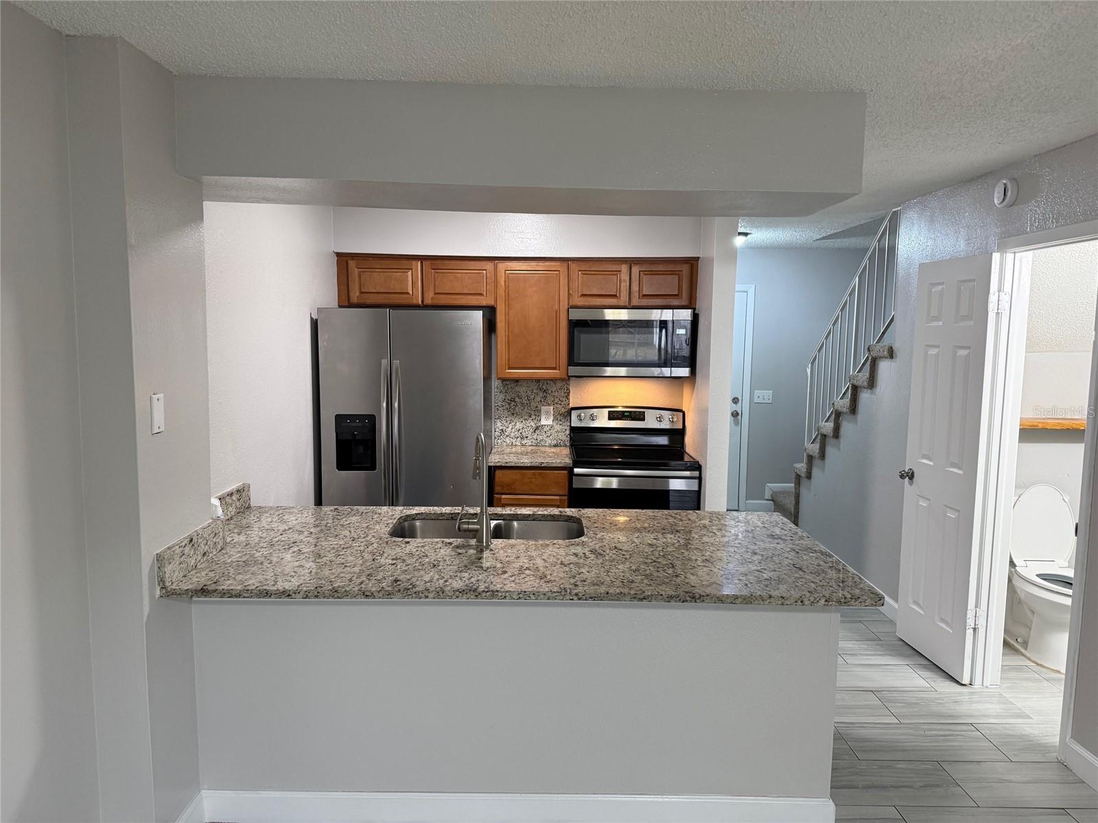 Image 4 of 14 For 6130 Oak Cluster Circle