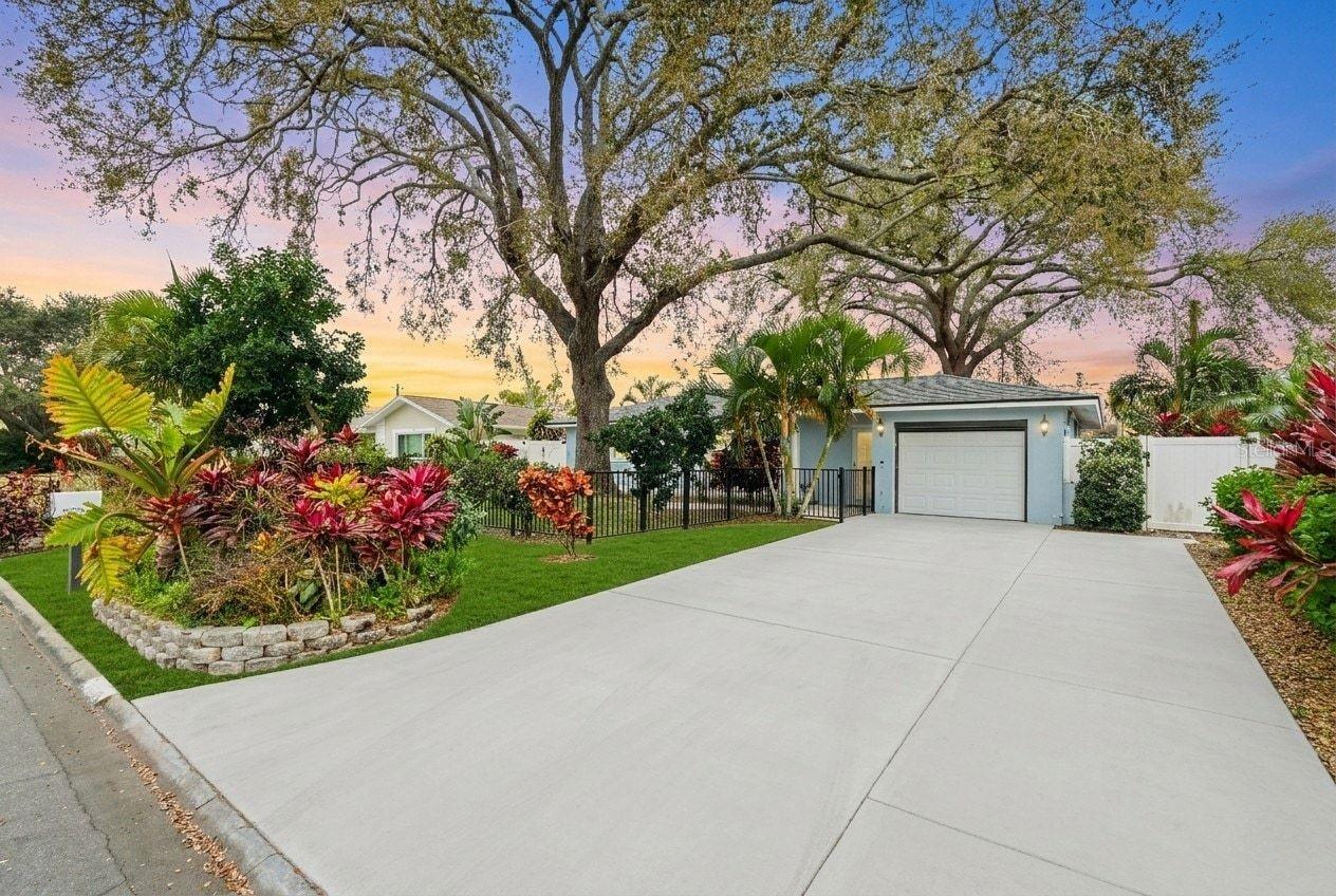 Image 16 of 19 For 8958 110th Street