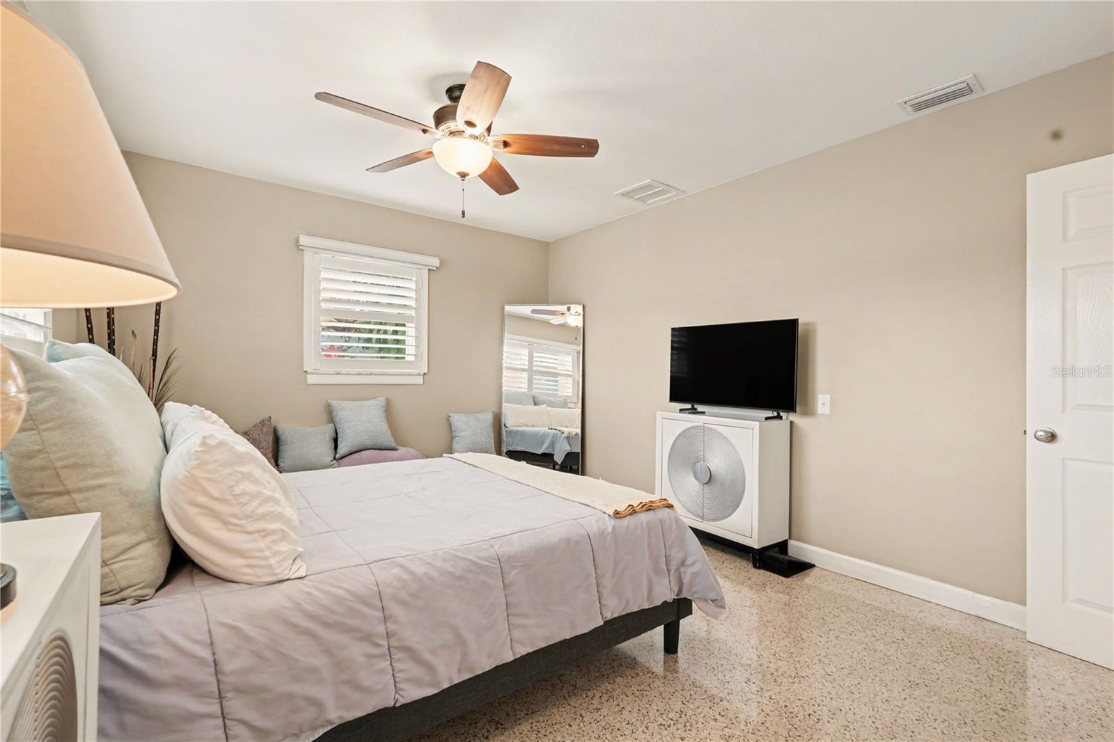 Image 7 of 19 For 8958 110th Street