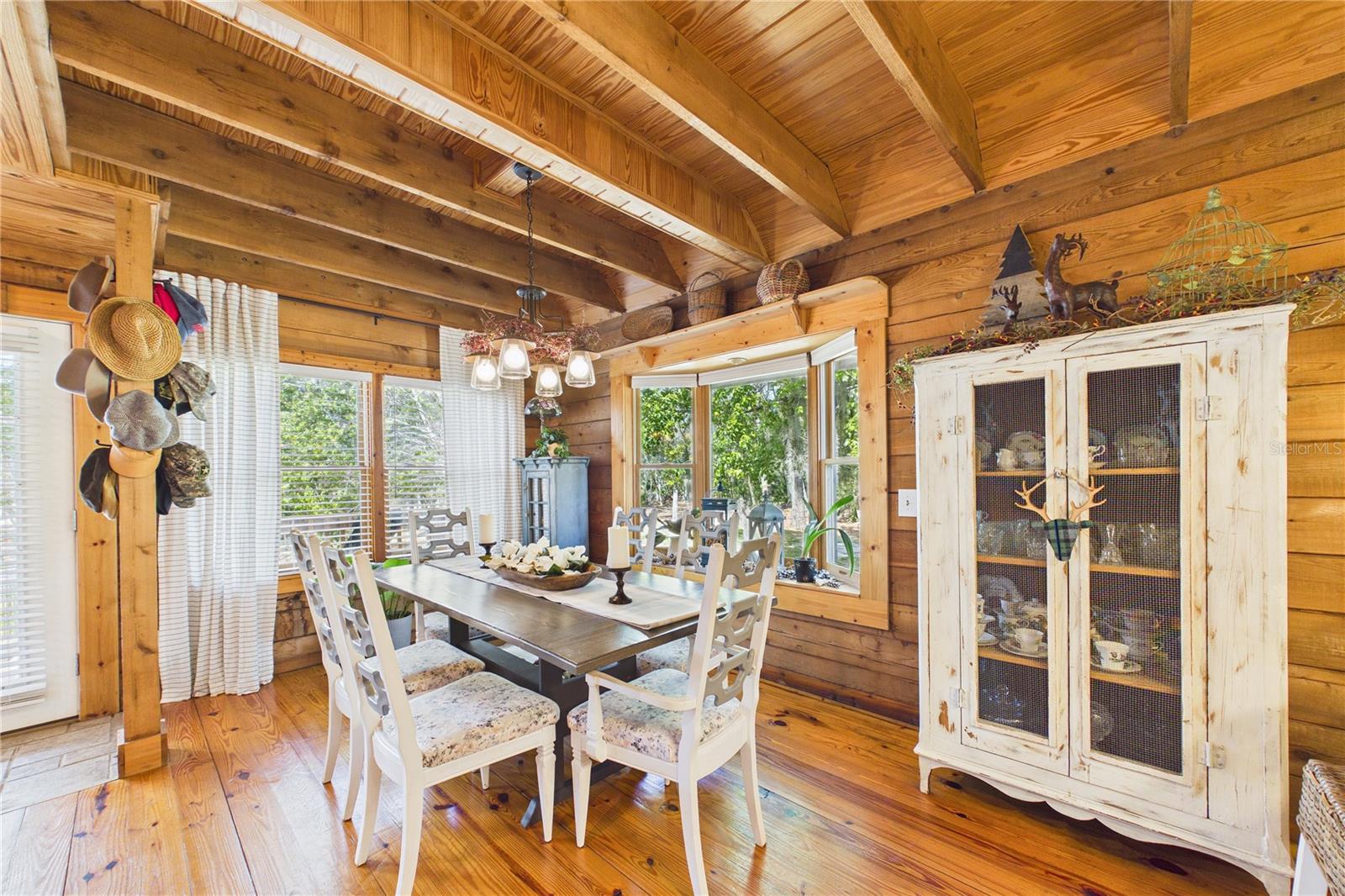 Image 18 of 91 For 21038 Reindeer Road