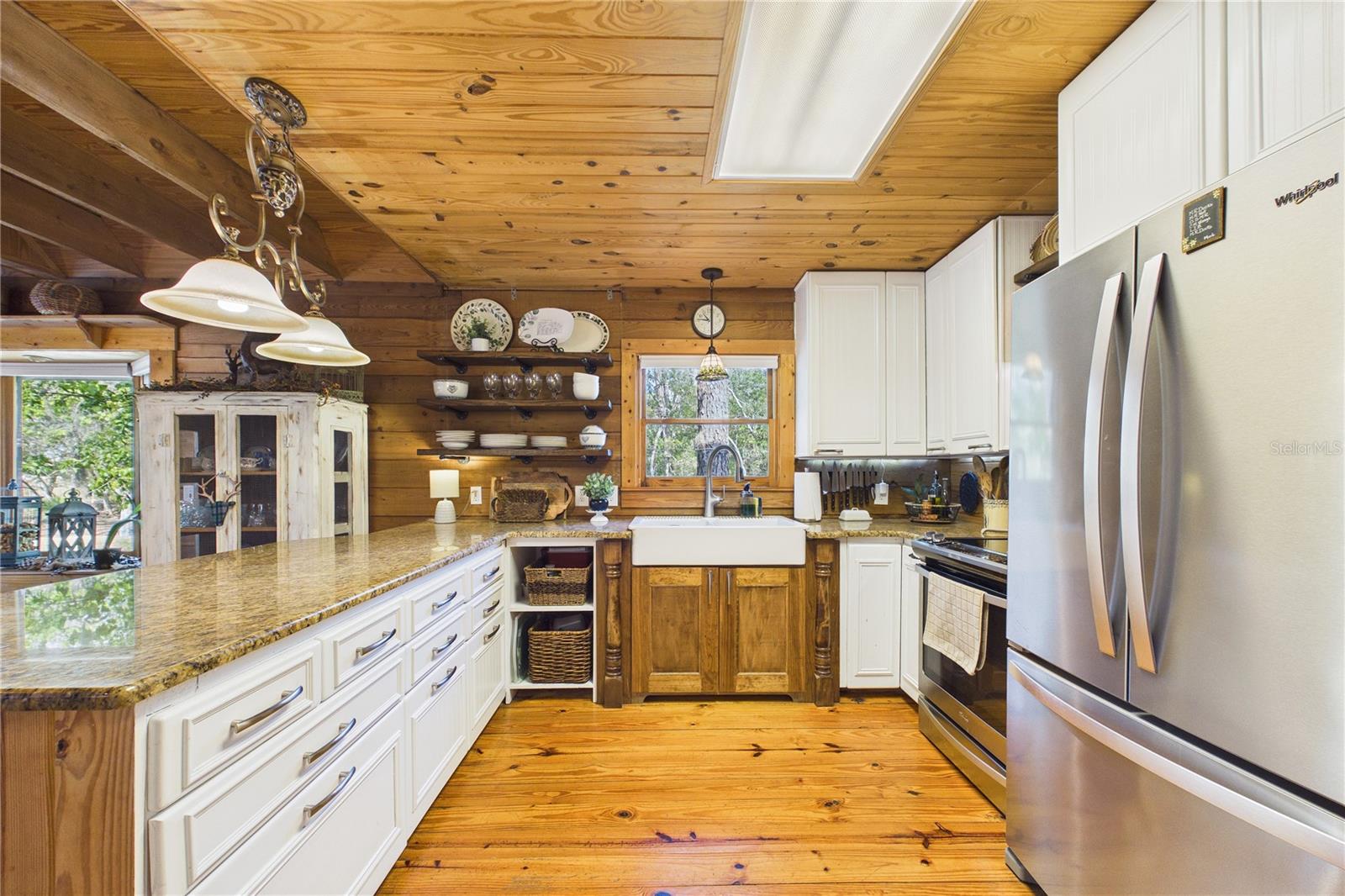 Image 22 of 91 For 21038 Reindeer Road