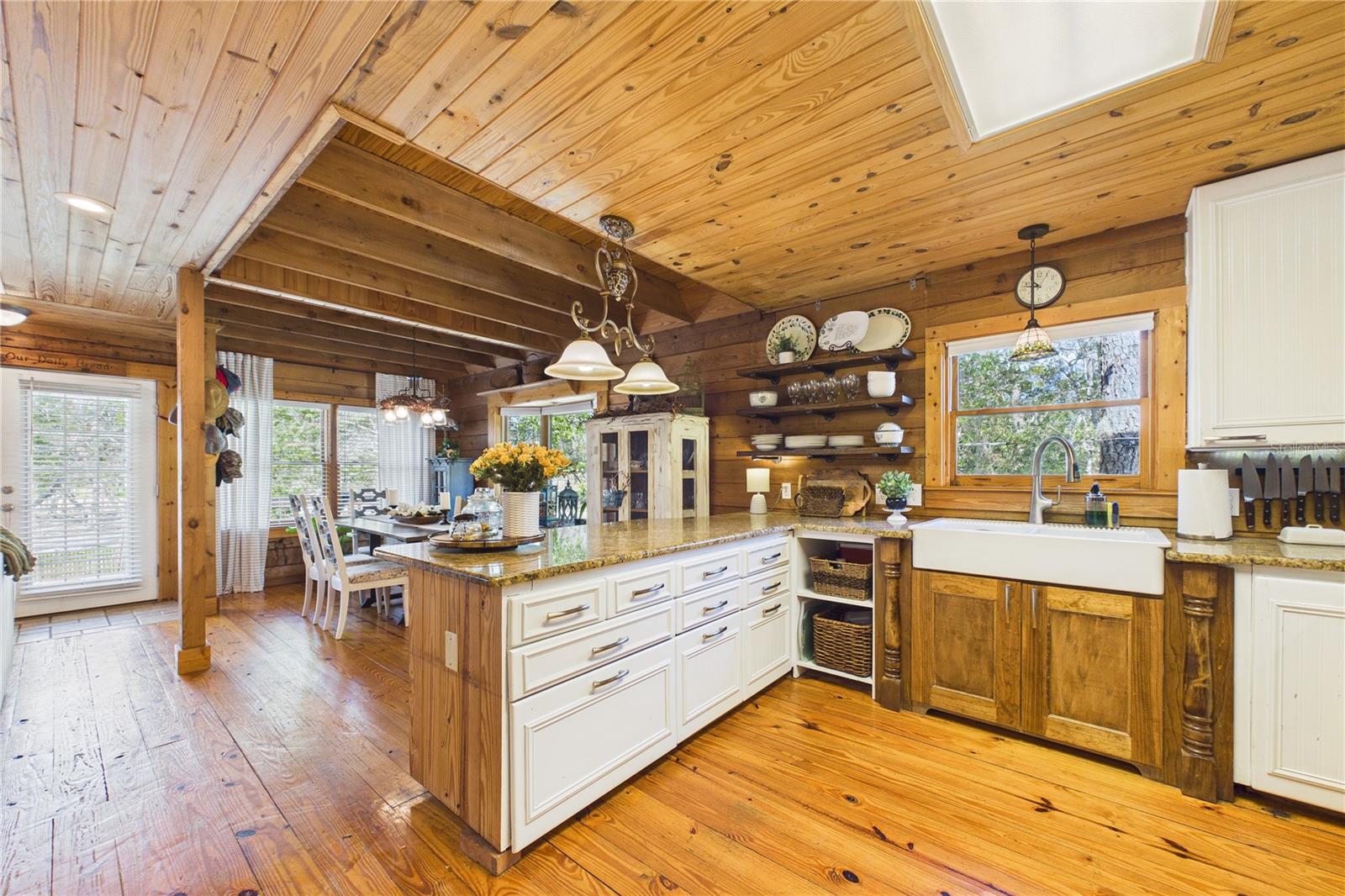 Image 23 of 91 For 21038 Reindeer Road