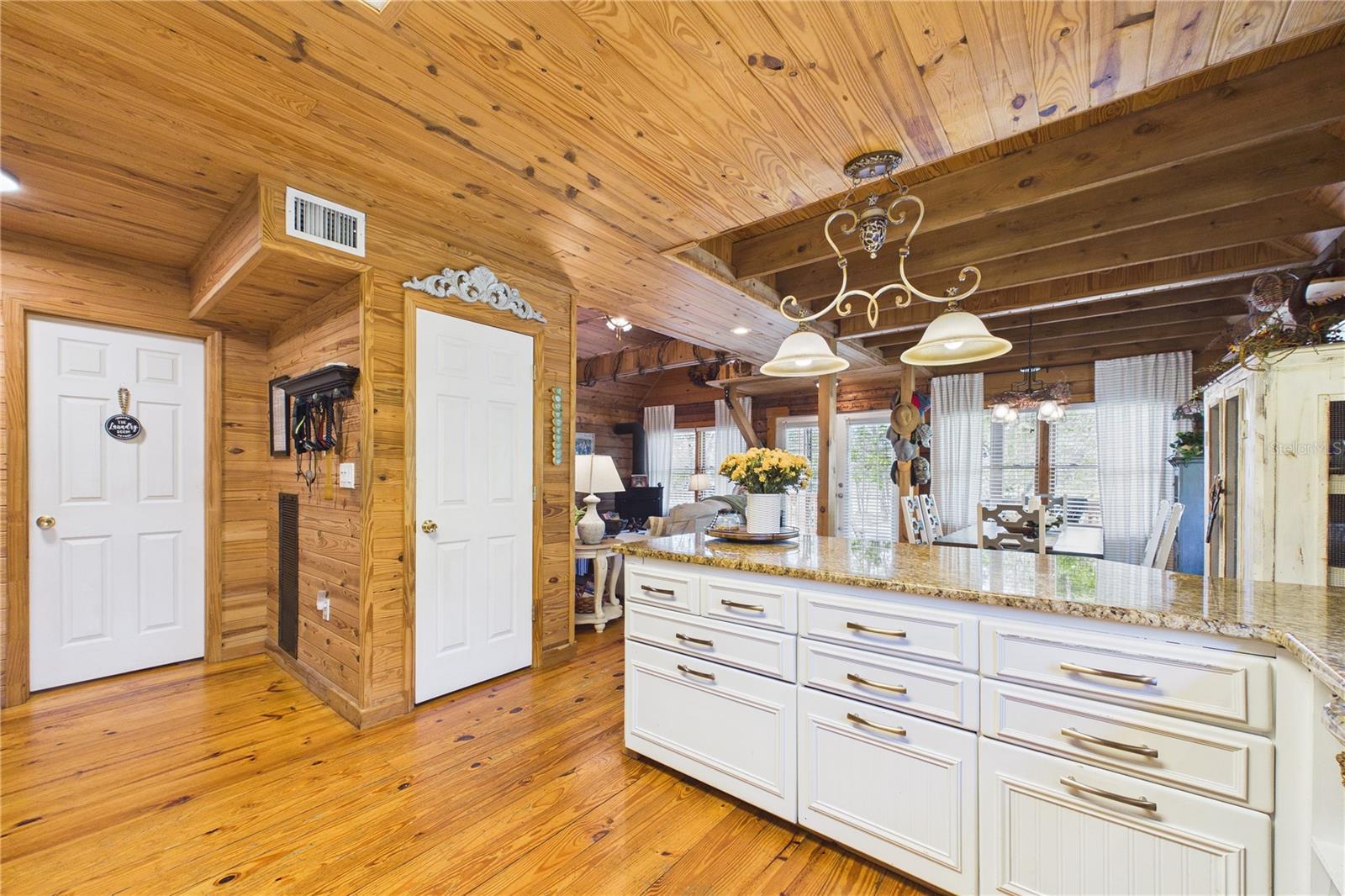 Image 24 of 91 For 21038 Reindeer Road