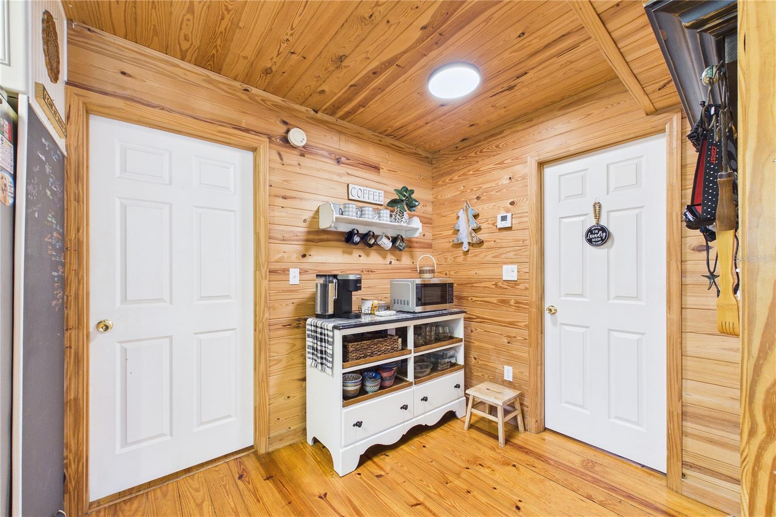 Image 26 of 91 For 21038 Reindeer Road