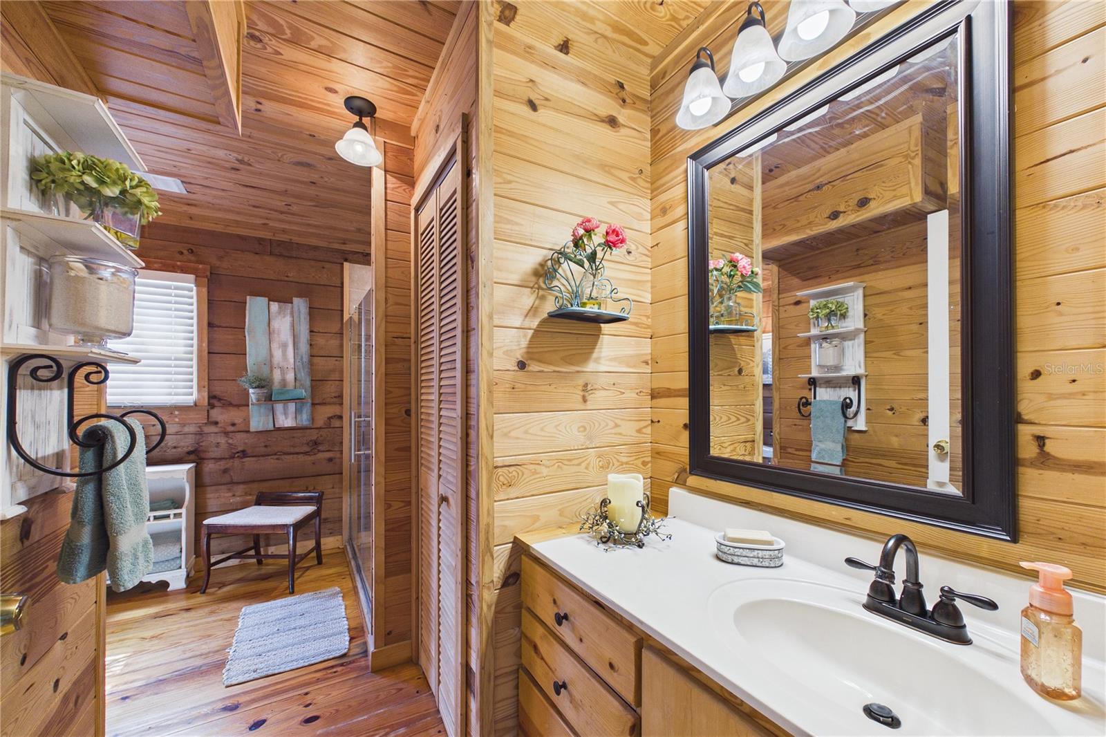 Image 32 of 91 For 21038 Reindeer Road