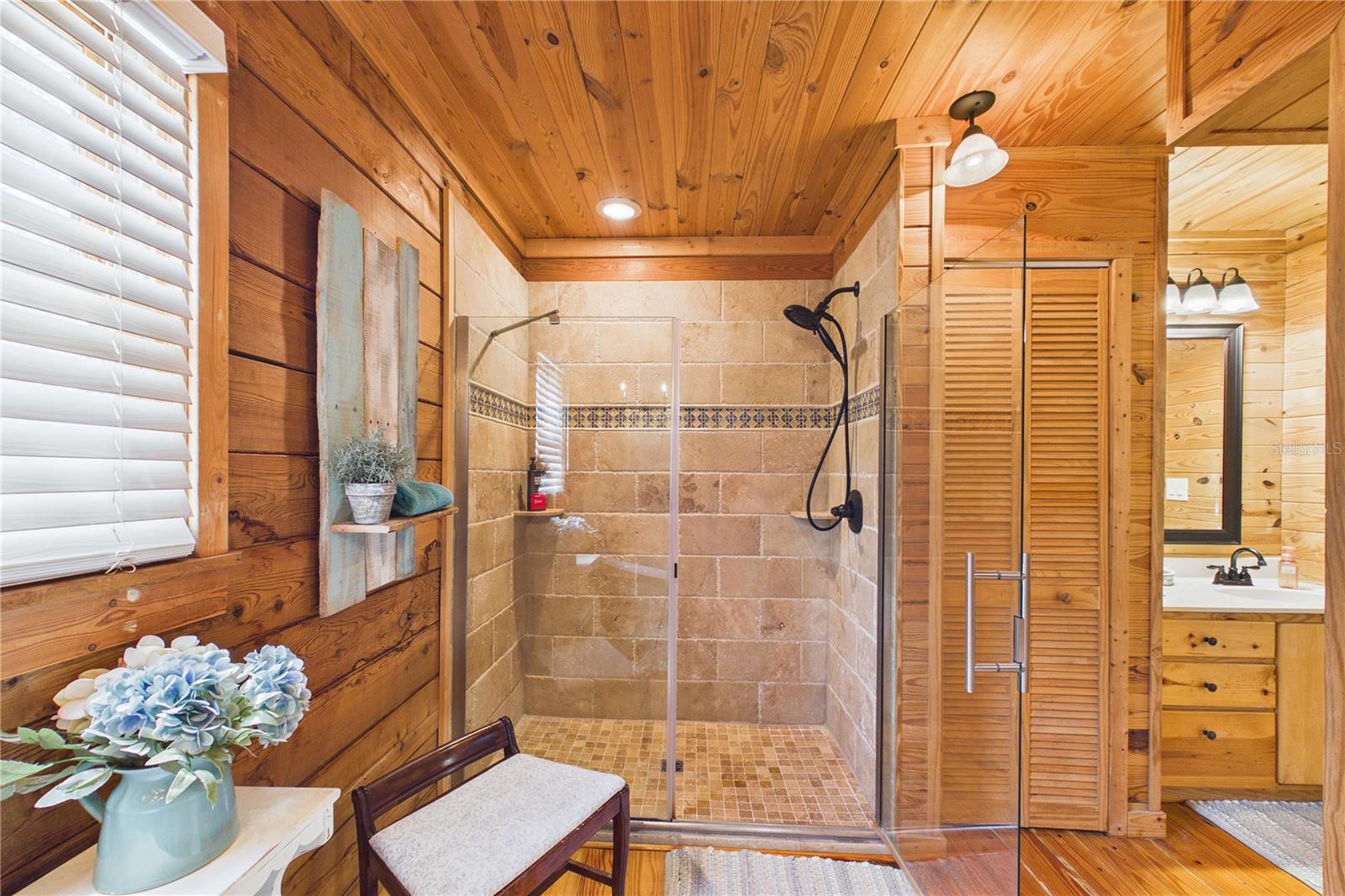 Image 35 of 91 For 21038 Reindeer Road