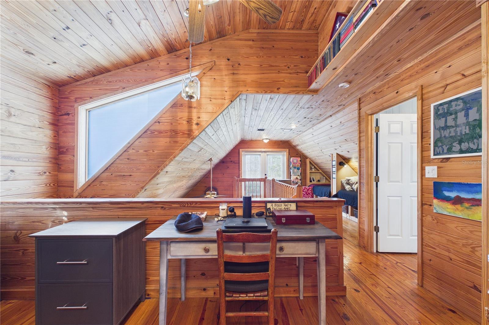 Image 41 of 91 For 21038 Reindeer Road