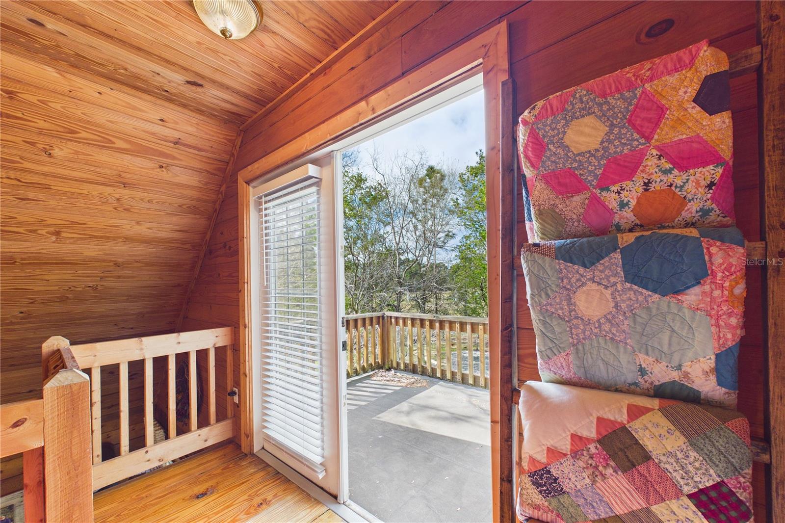 Image 43 of 91 For 21038 Reindeer Road