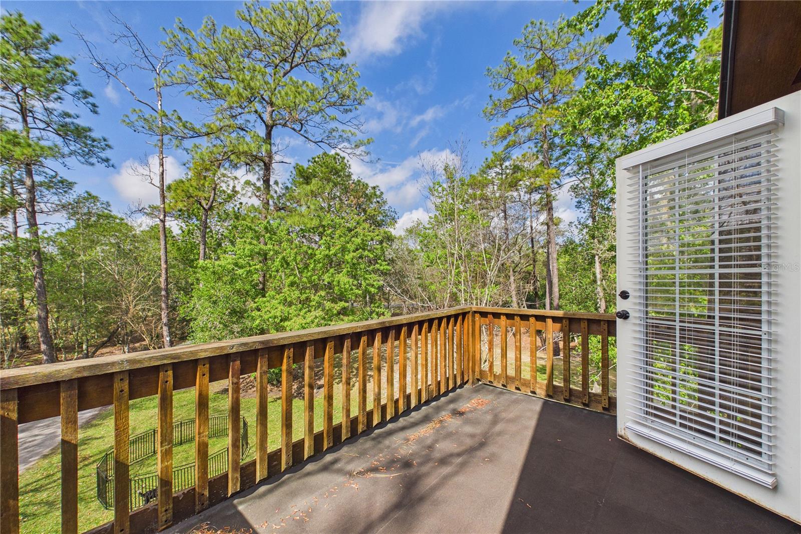 Image 44 of 91 For 21038 Reindeer Road