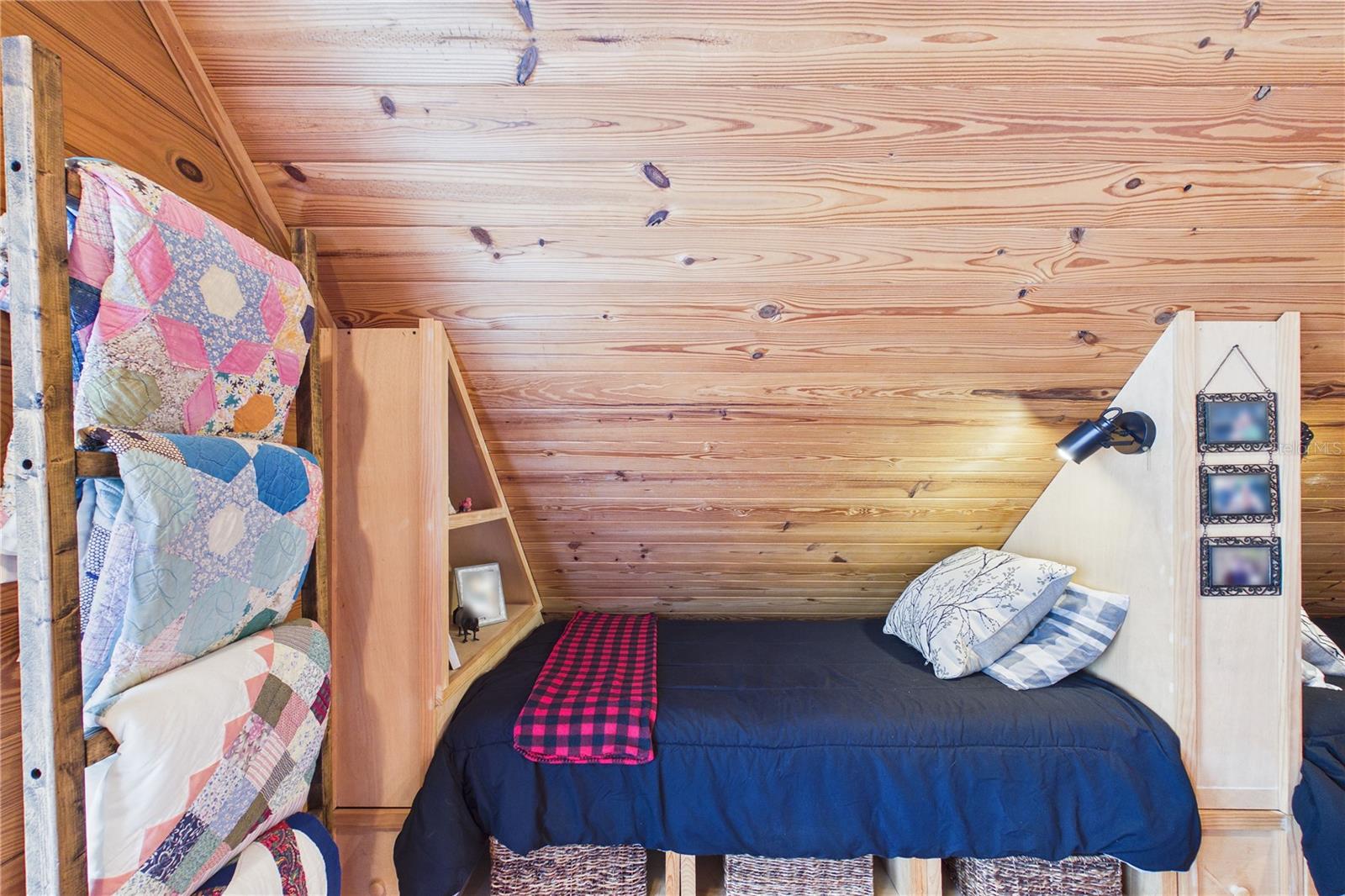 Image 46 of 91 For 21038 Reindeer Road