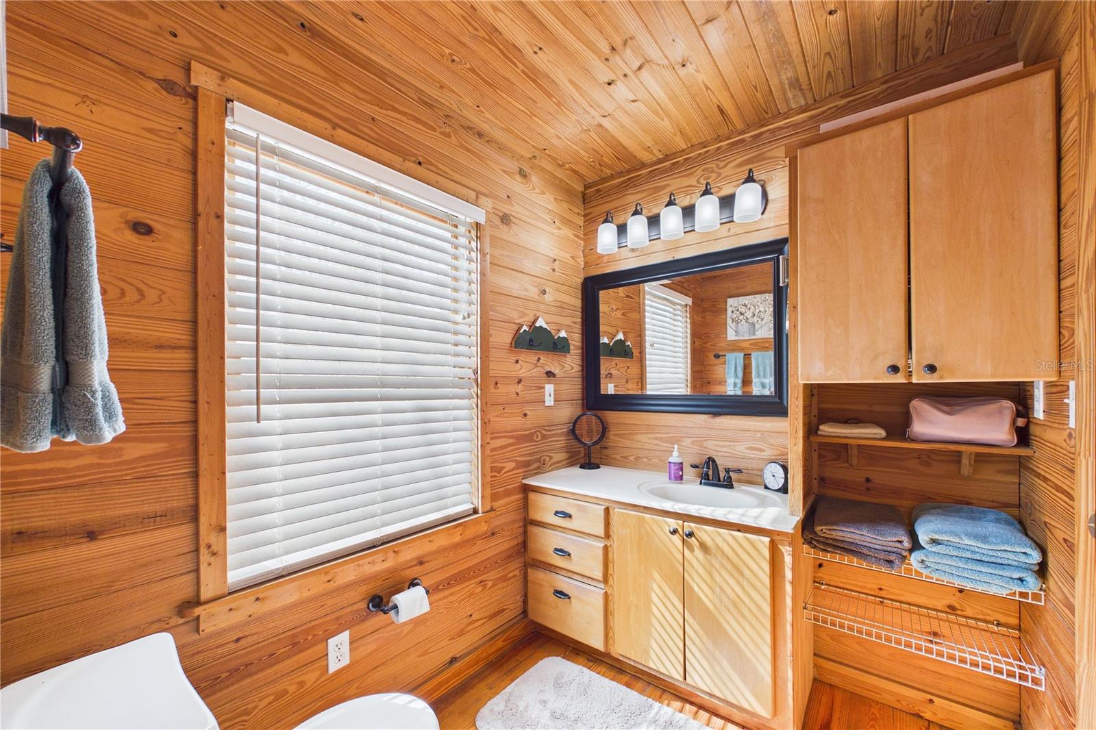 Image 58 of 91 For 21038 Reindeer Road