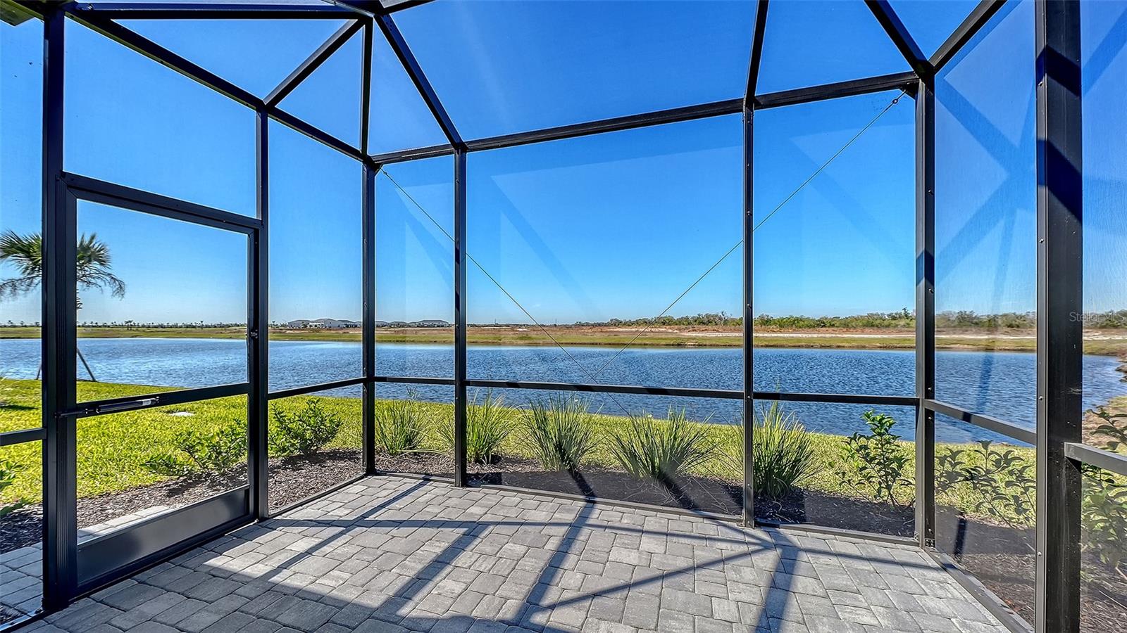 Image 2 of 50 For 2114 Sylvester Palm Lane