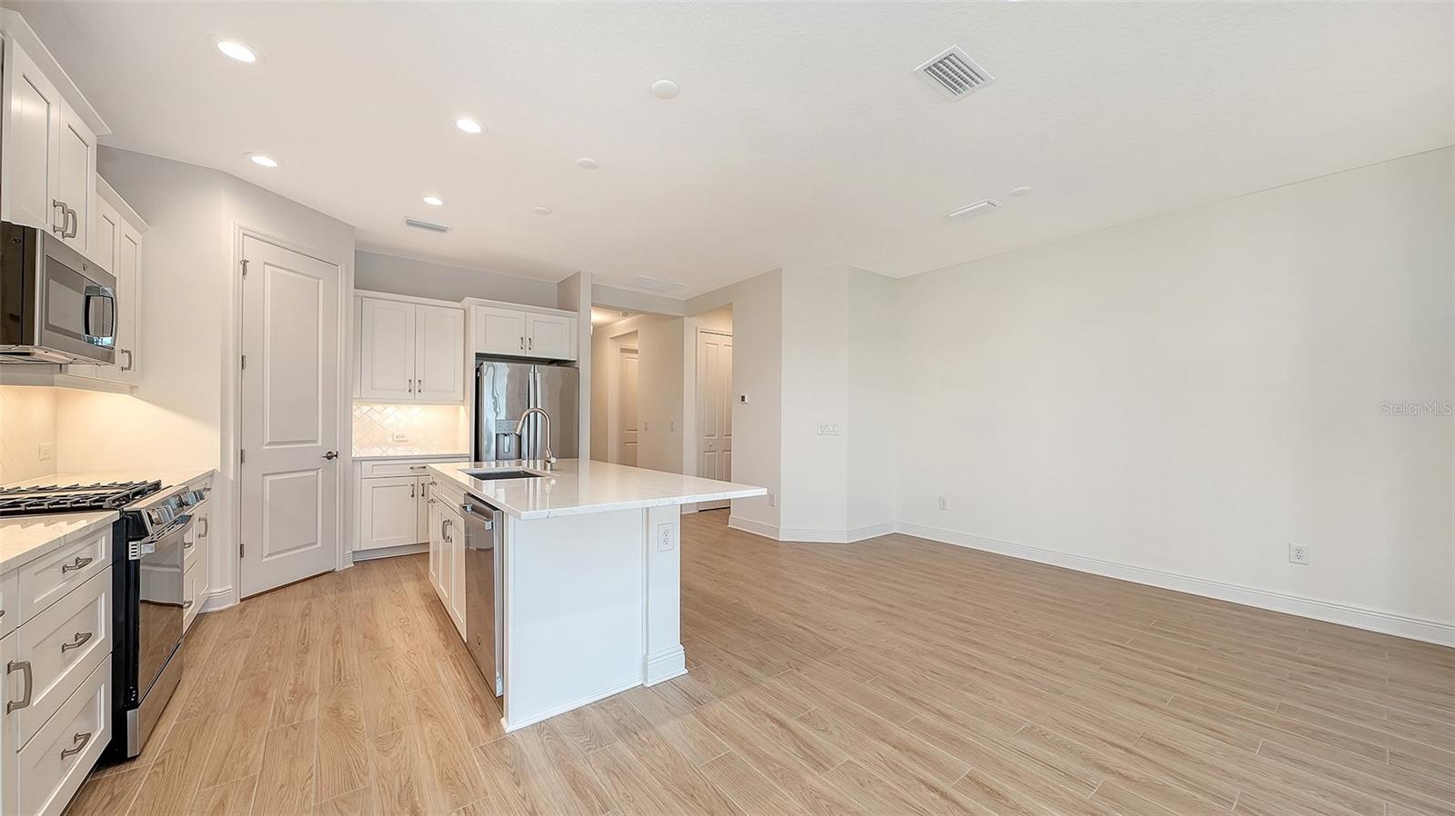 Image 20 of 50 For 2114 Sylvester Palm Lane