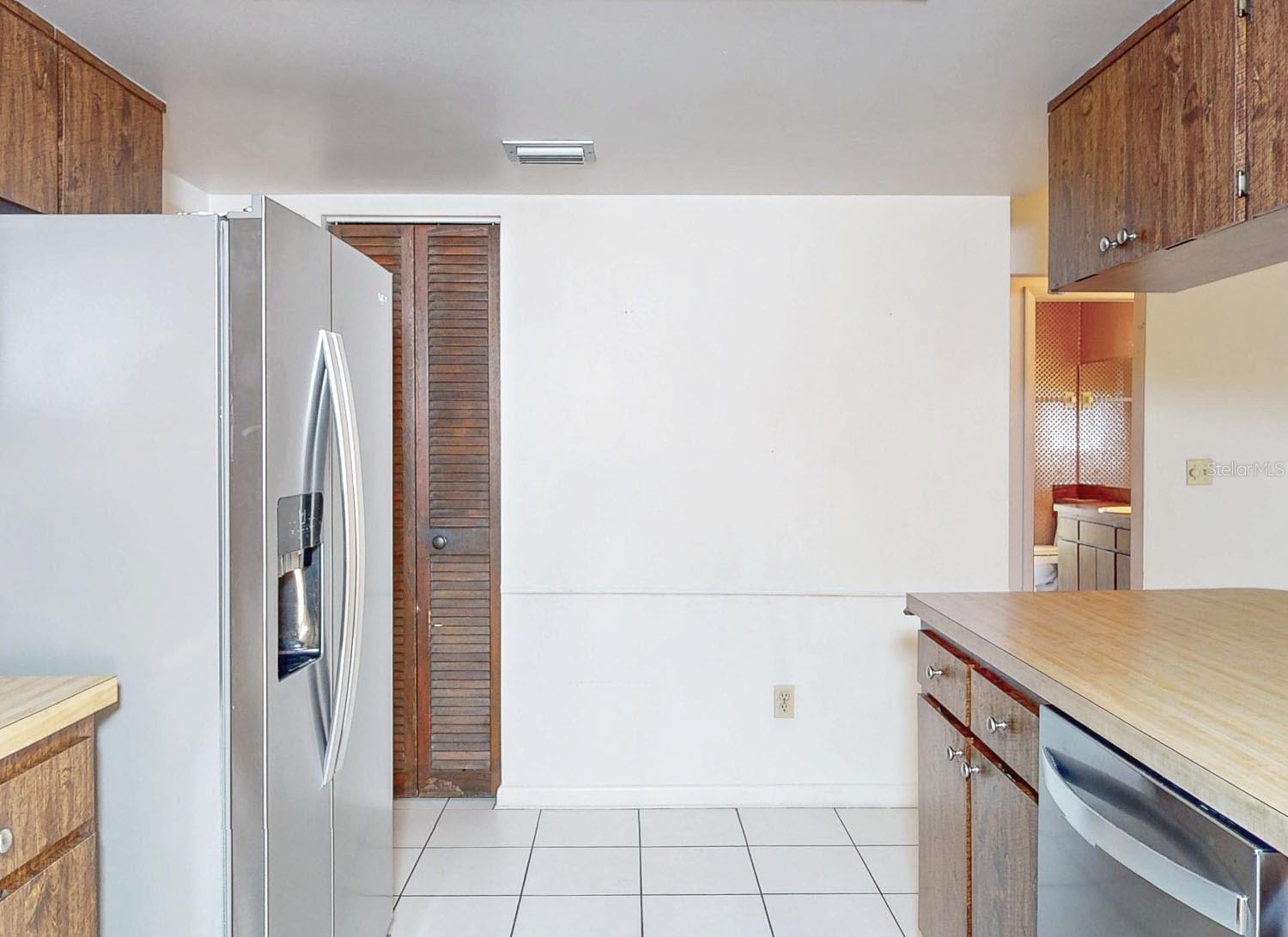 Image 18 of 36 For 7113 Lauder Place