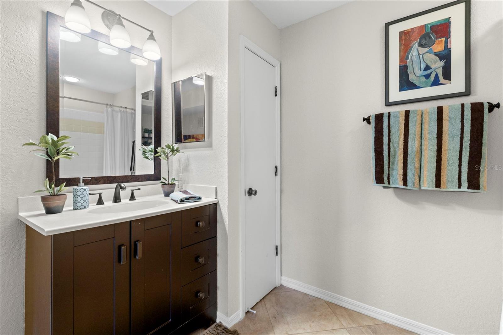 Image 24 of 39 For 2323 Feather Sound Drive 101