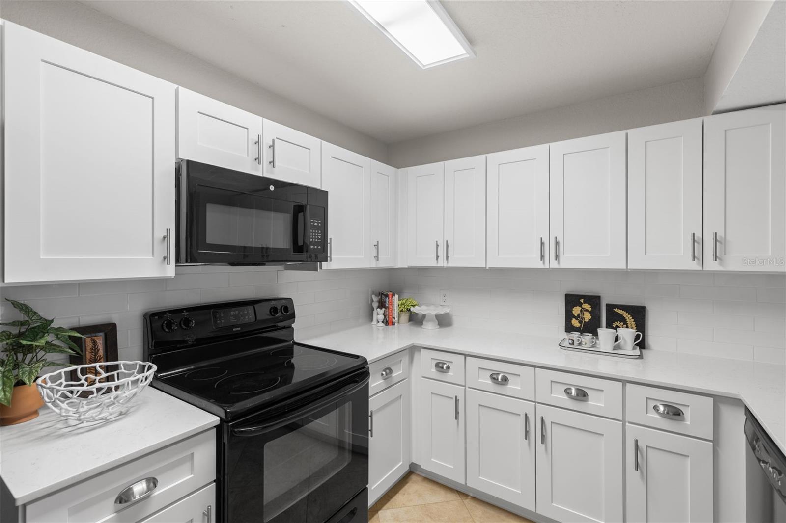 Image 7 of 39 For 2323 Feather Sound Drive 101