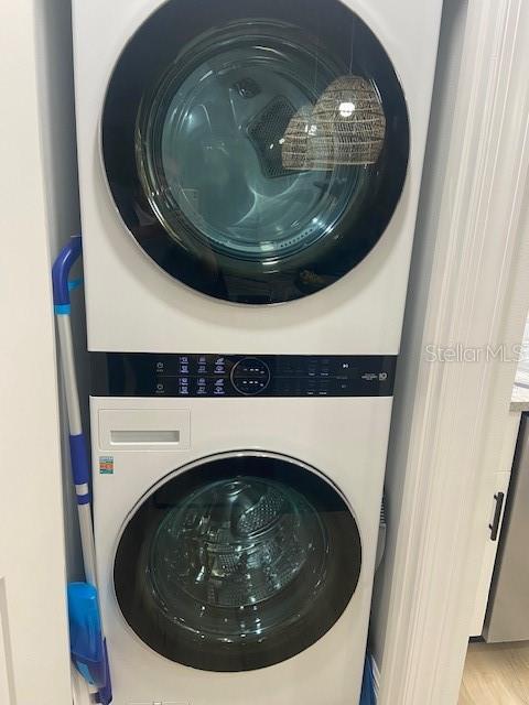 Image 11 of 21 For 646 Yardarm Drive 23