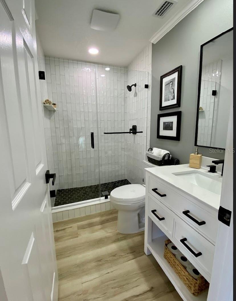 Image 15 of 21 For 646 Yardarm Drive 23