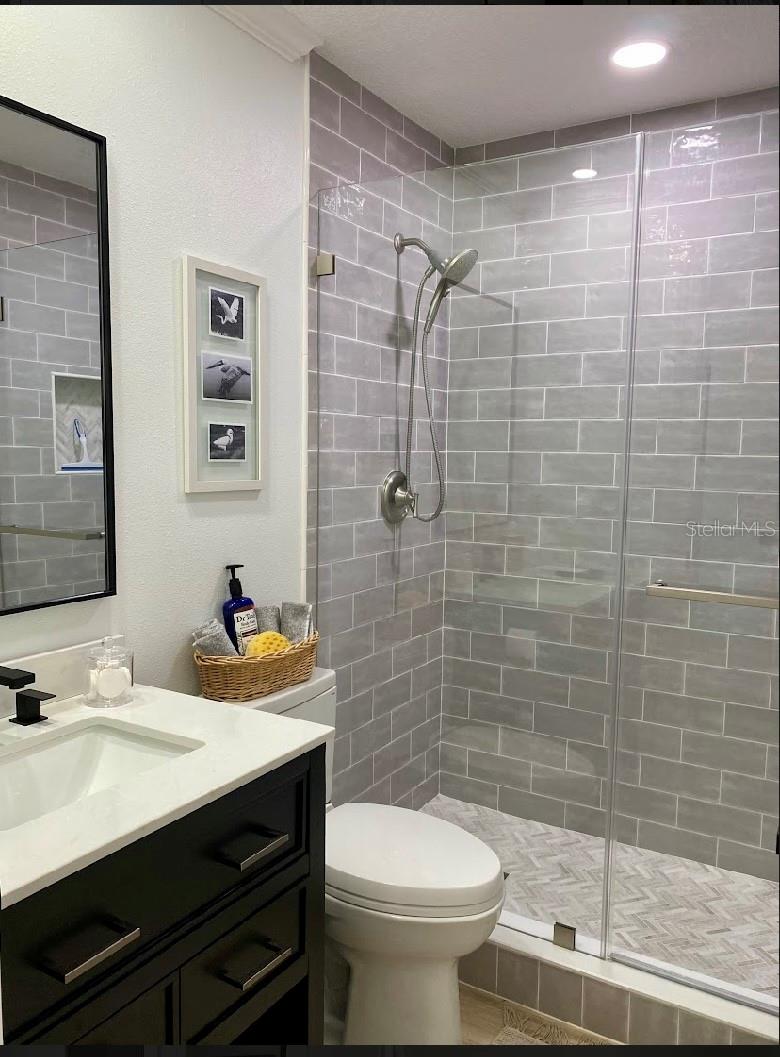 Image 18 of 21 For 646 Yardarm Drive 23