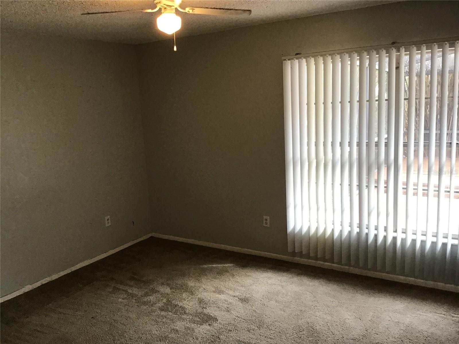 Image 9 of 11 For 1418 Cloverfield Drive