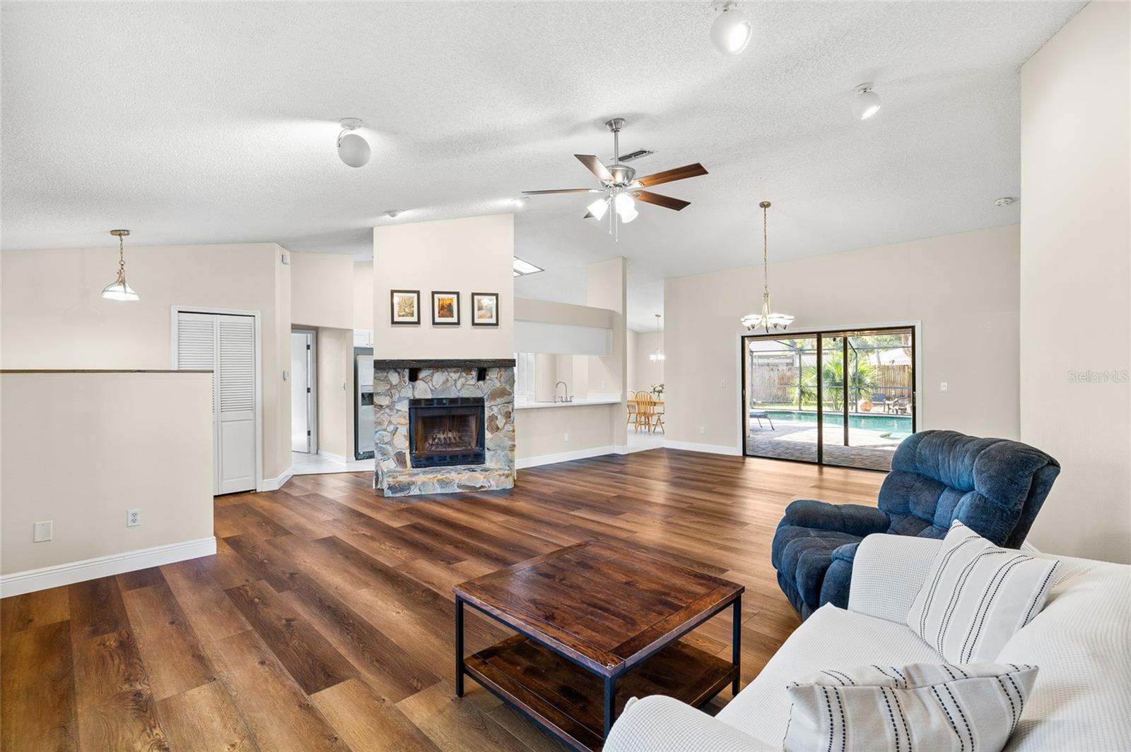 Image 10 of 46 For 3625 Pelican Court