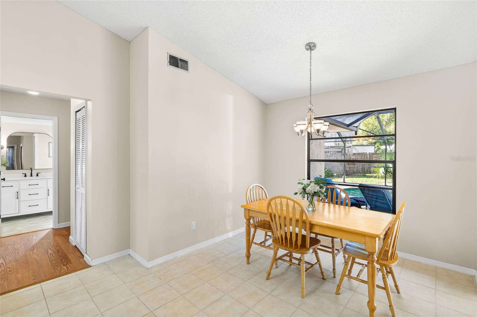 Image 18 of 46 For 3625 Pelican Court