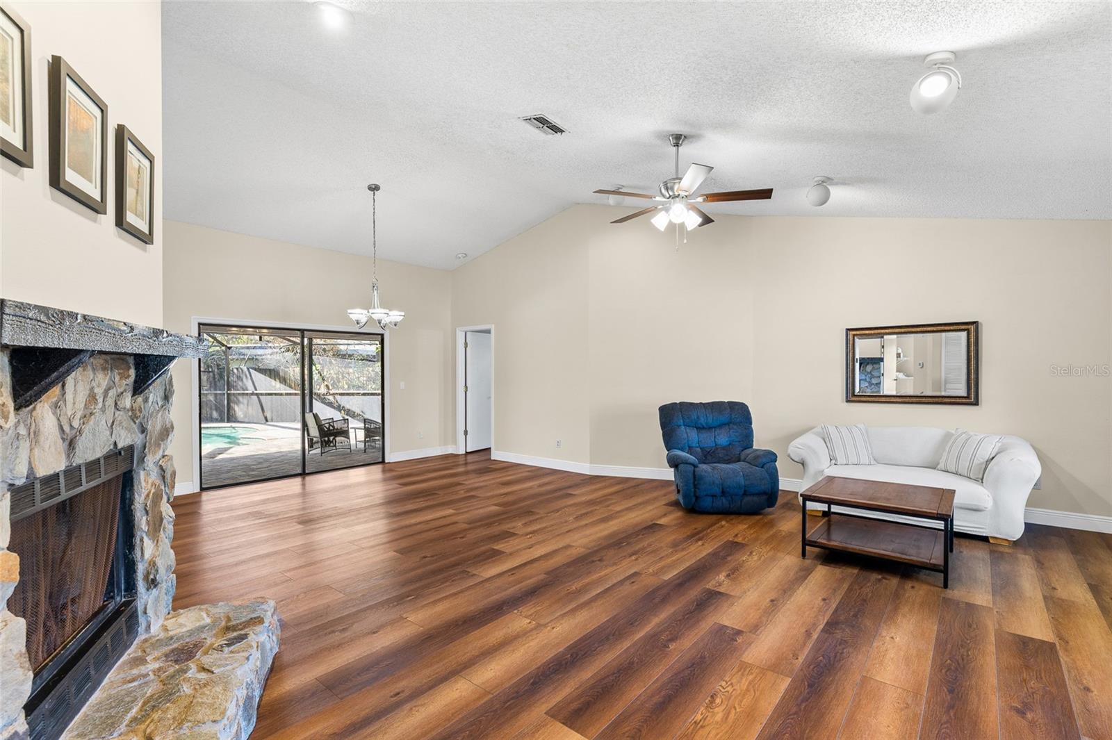 Image 8 of 46 For 3625 Pelican Court