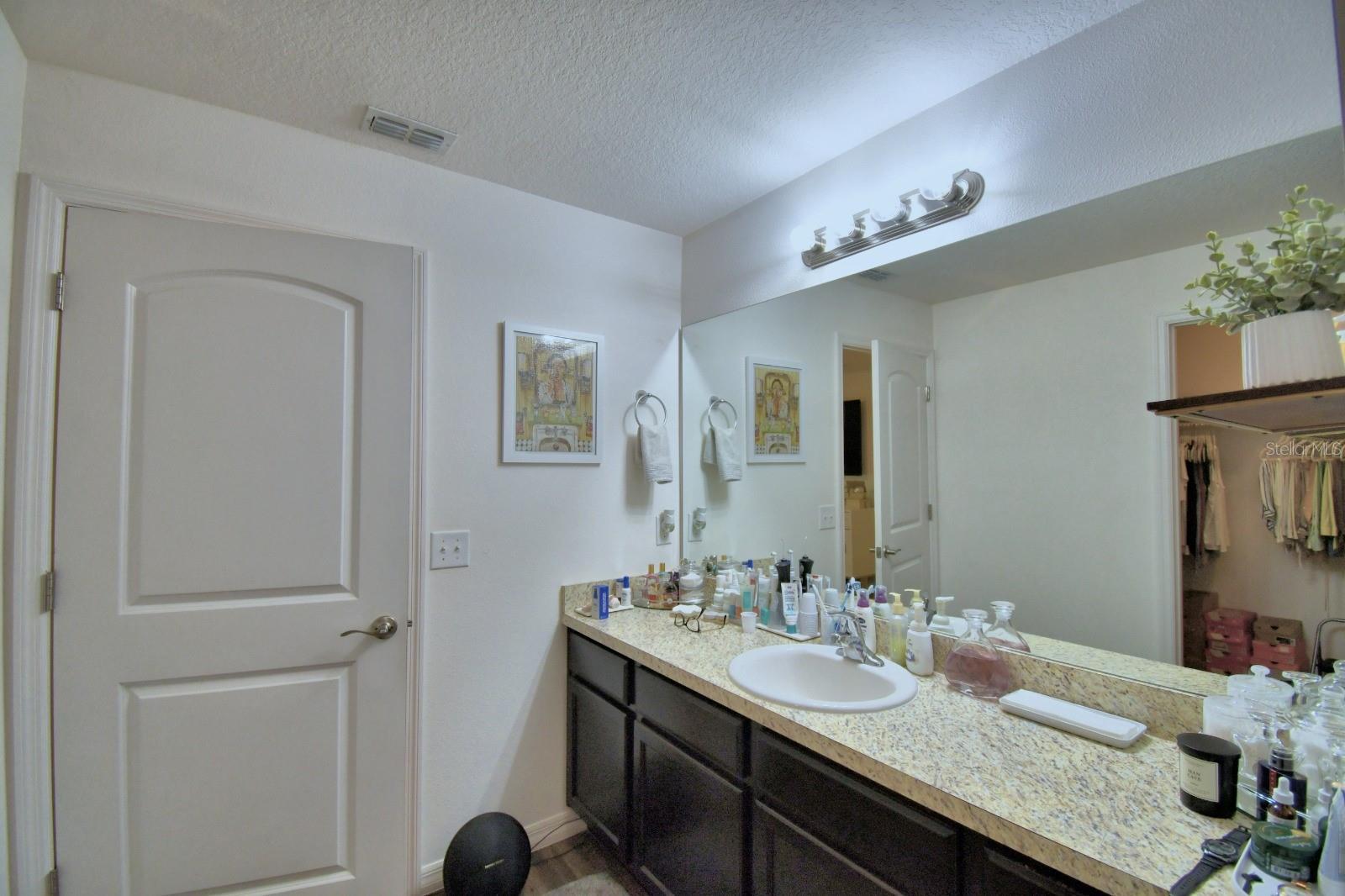 Image 14 of 28 For 6286 Manitoba Drive