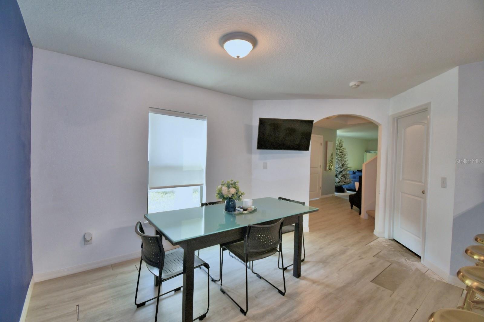 Image 16 of 28 For 6286 Manitoba Drive