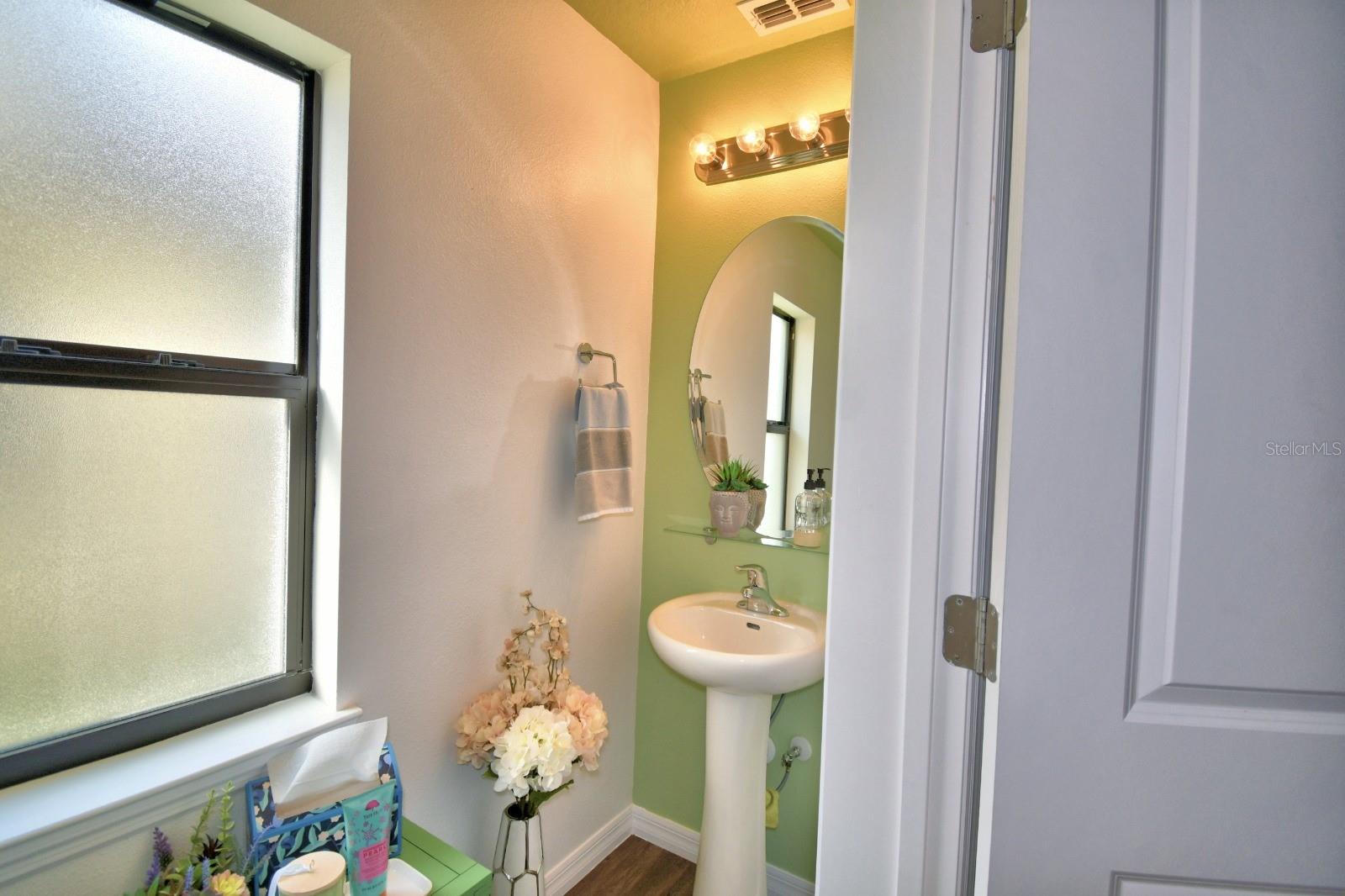 Image 17 of 28 For 6286 Manitoba Drive