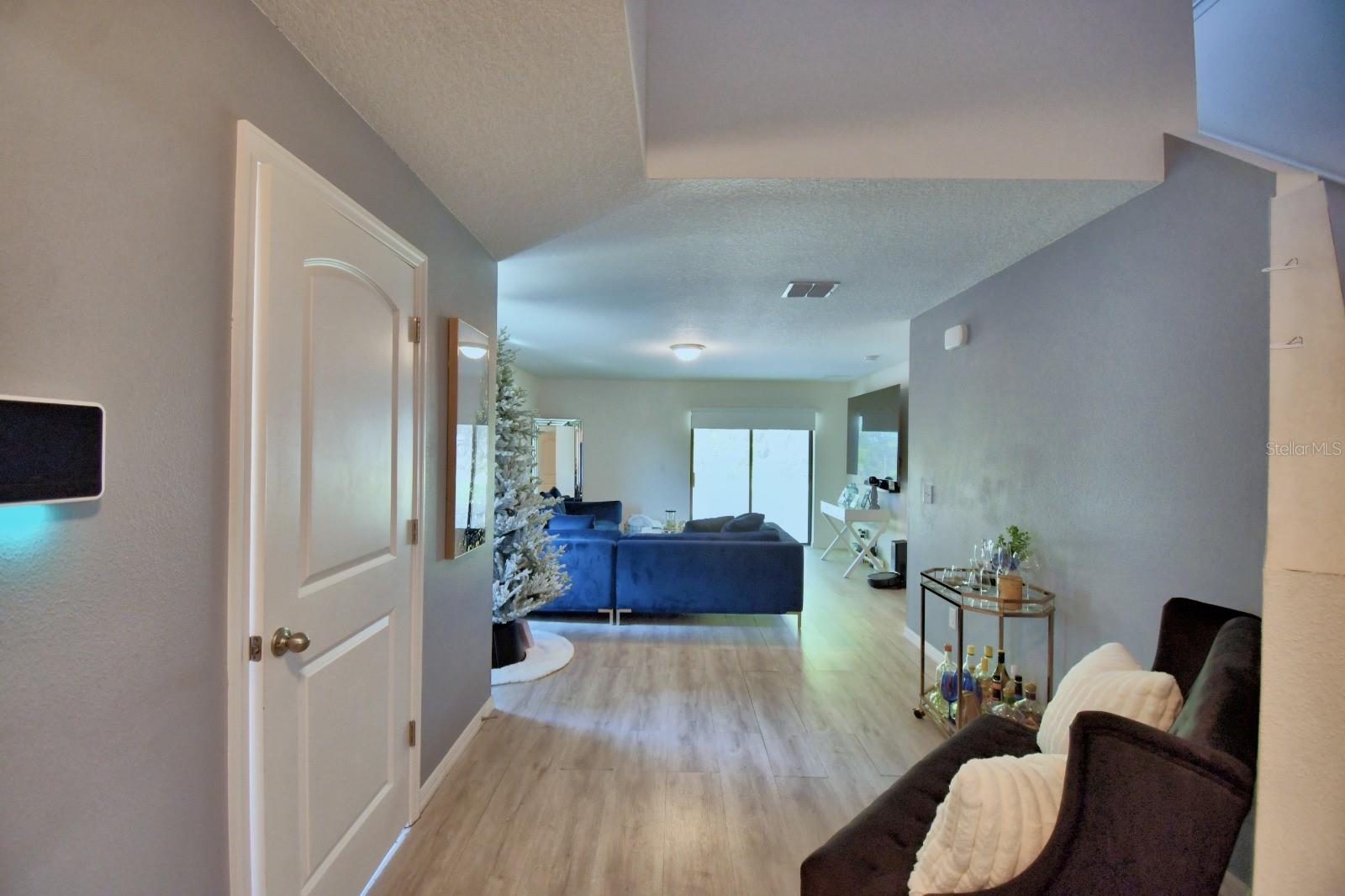 Image 3 of 28 For 6286 Manitoba Drive