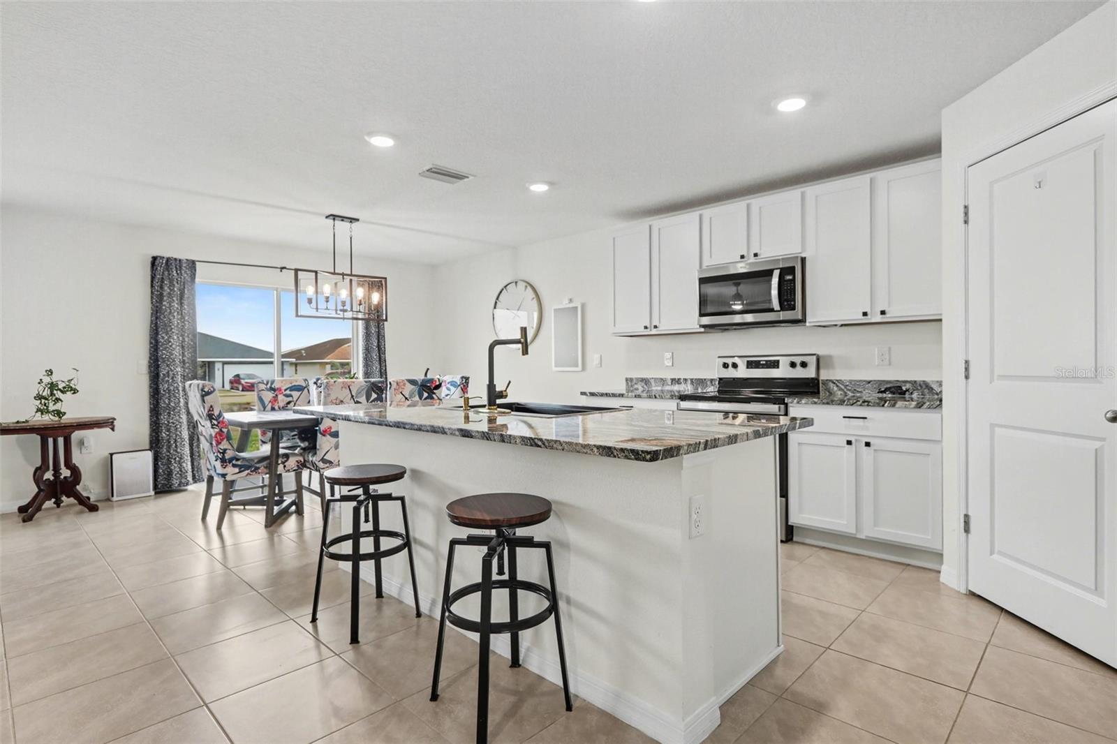 Image 11 of 42 For 814 Ace Outlaw Avenue