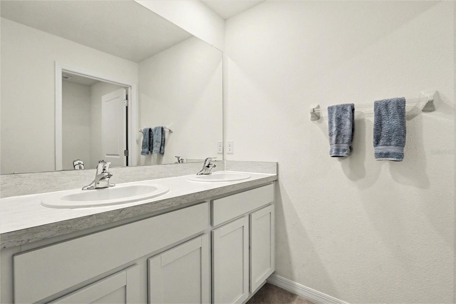 Image 16 of 42 For 814 Ace Outlaw Avenue