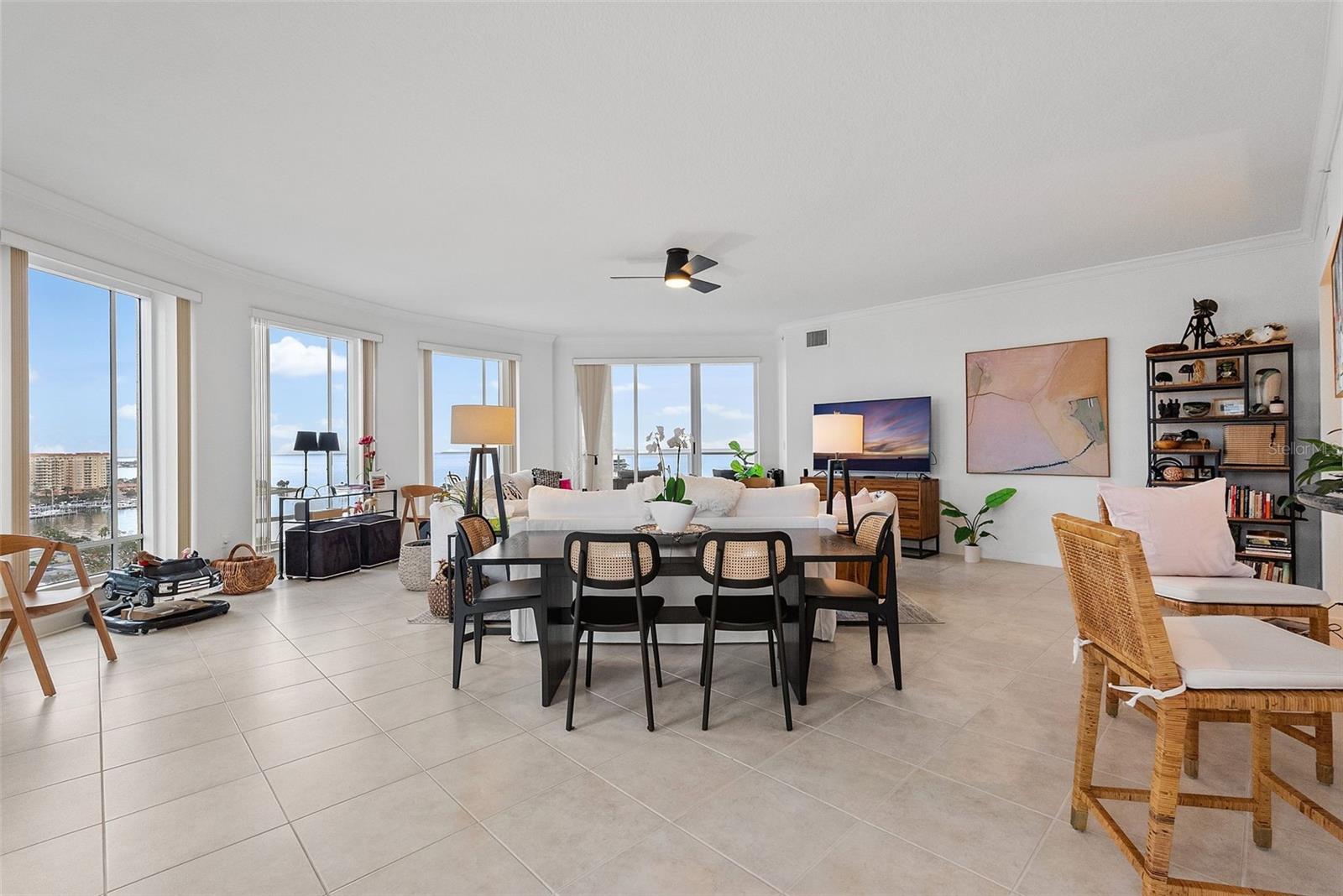 Image 11 of 50 For 100 Beach Drive Ne 1501