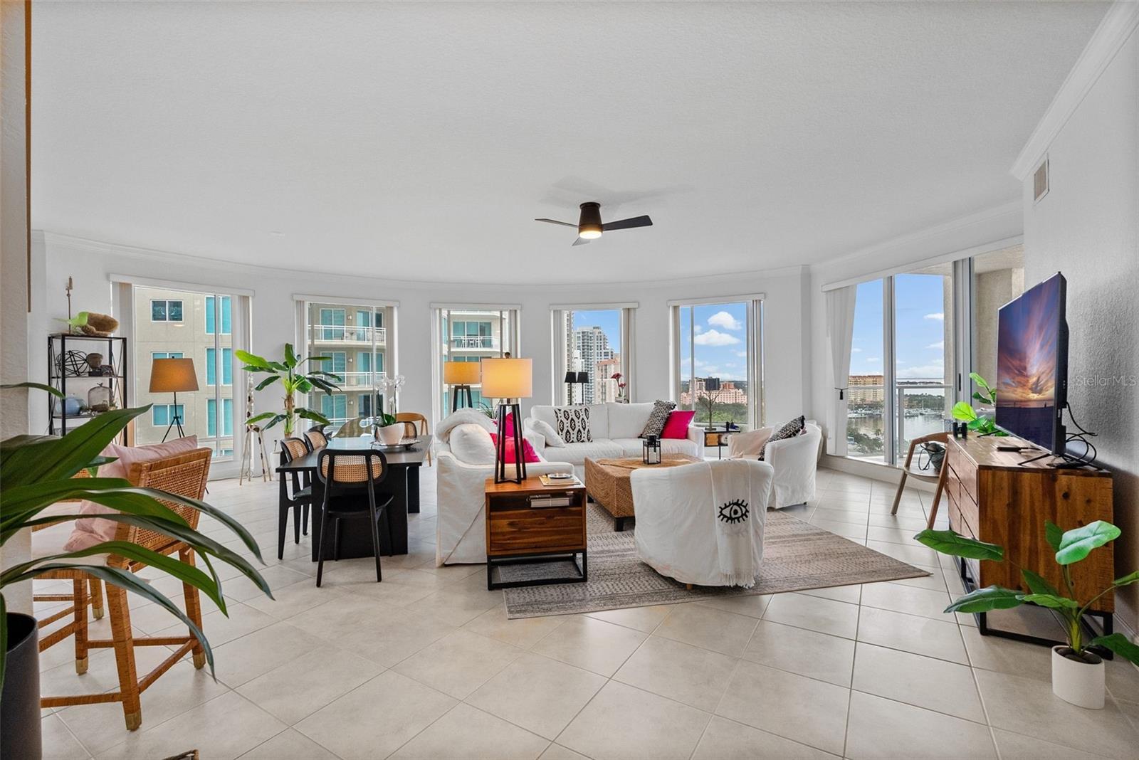 Image 12 of 50 For 100 Beach Drive Ne 1501