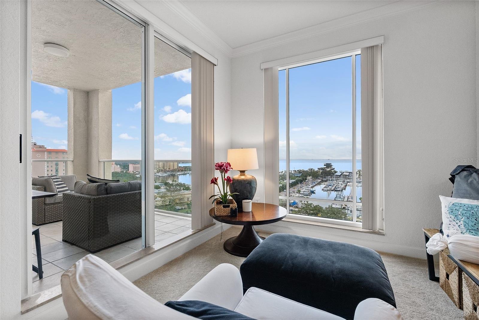 Image 22 of 50 For 100 Beach Drive Ne 1501