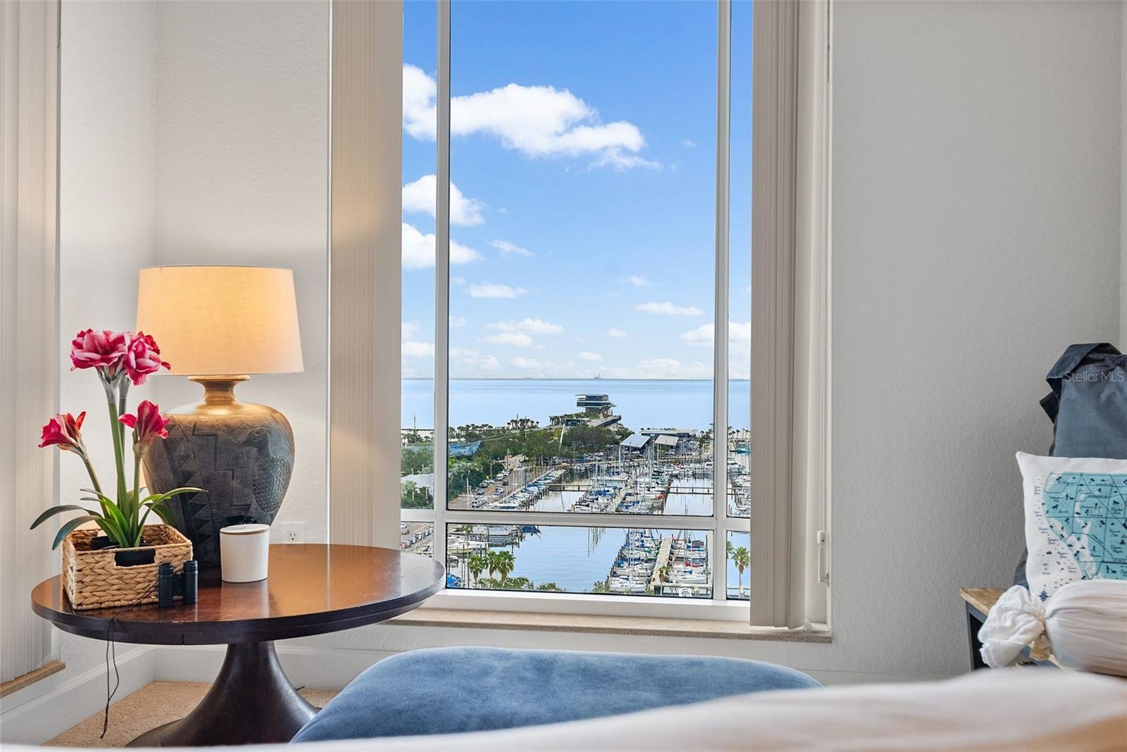 Image 23 of 50 For 100 Beach Drive Ne 1501