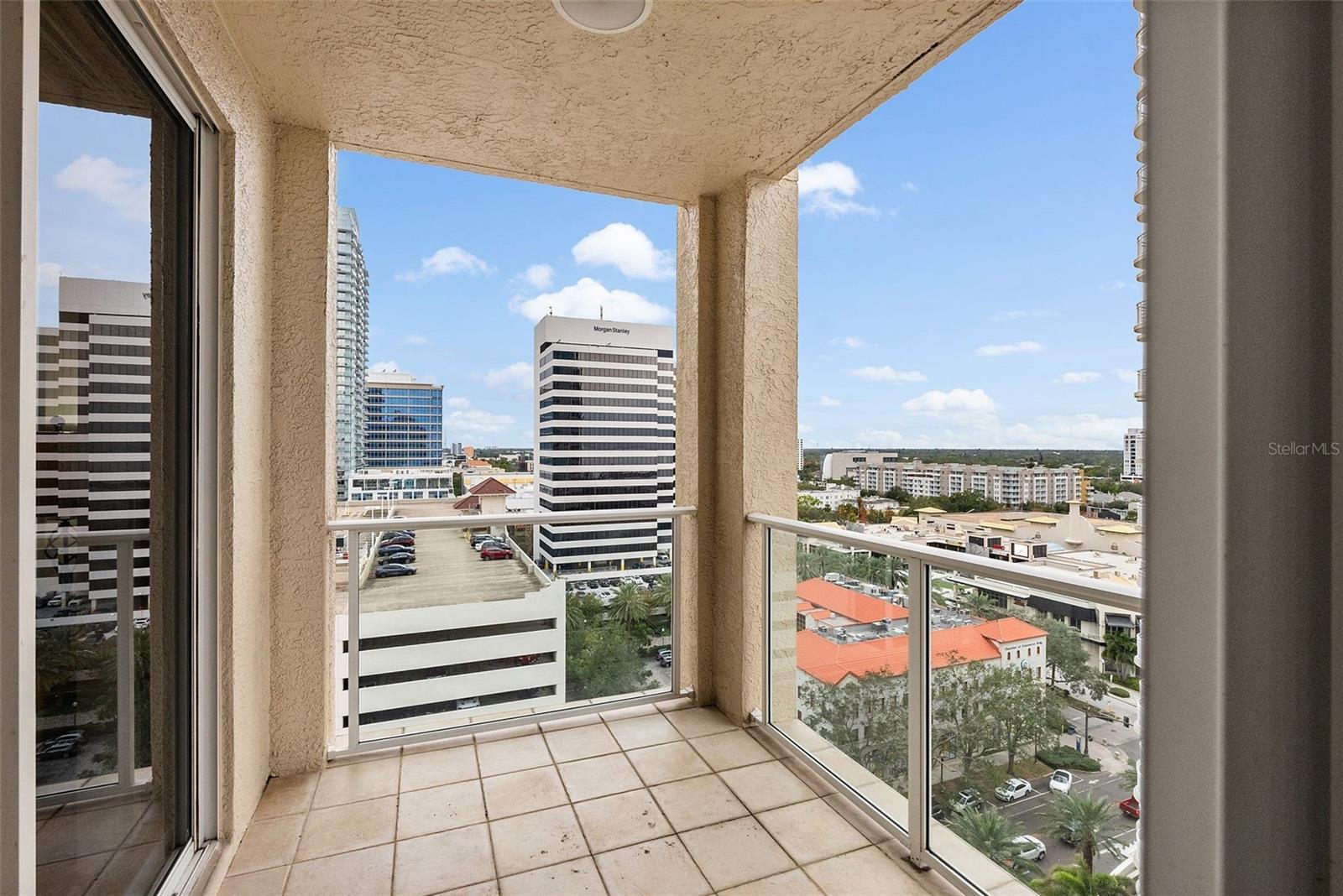 Image 38 of 50 For 100 Beach Drive Ne 1501