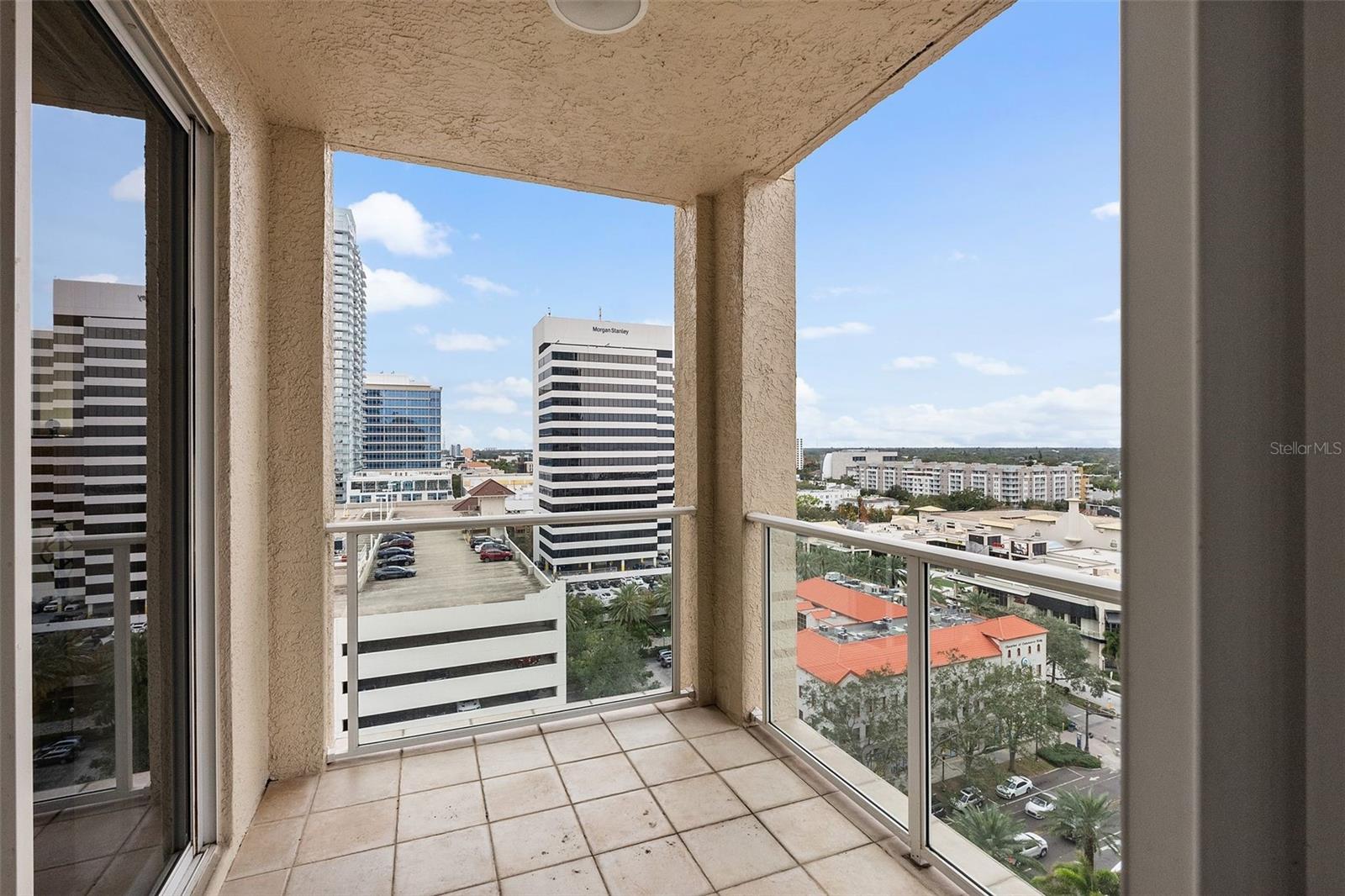 Image 39 of 50 For 100 Beach Drive Ne 1501