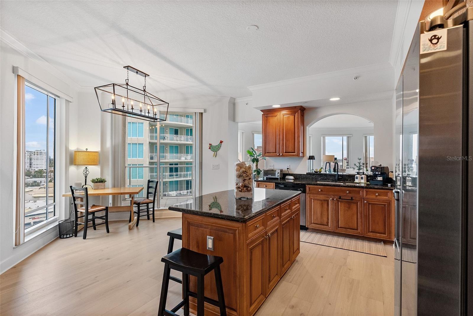 Image 4 of 50 For 100 Beach Drive Ne 1501