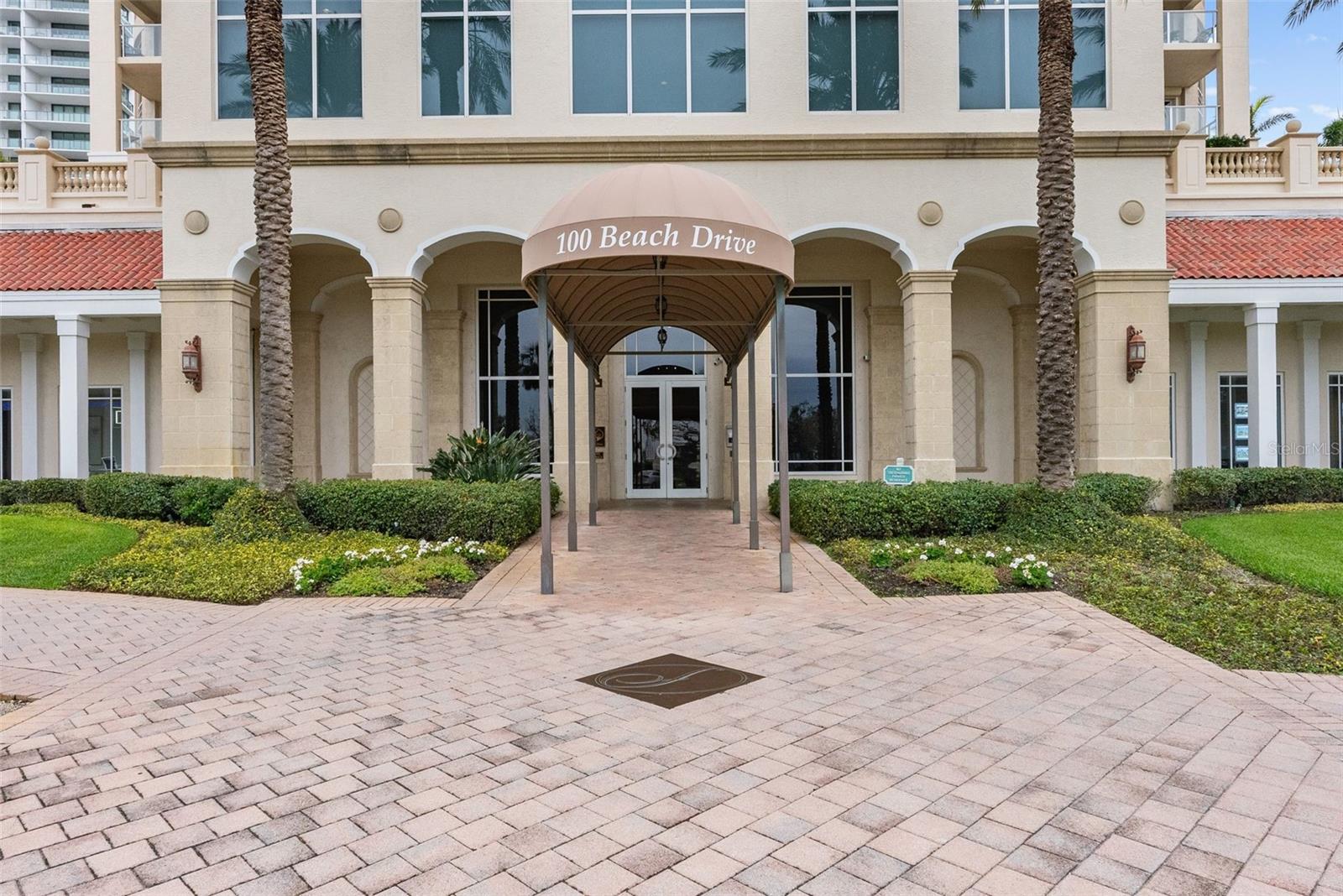 Image 48 of 50 For 100 Beach Drive Ne 1501