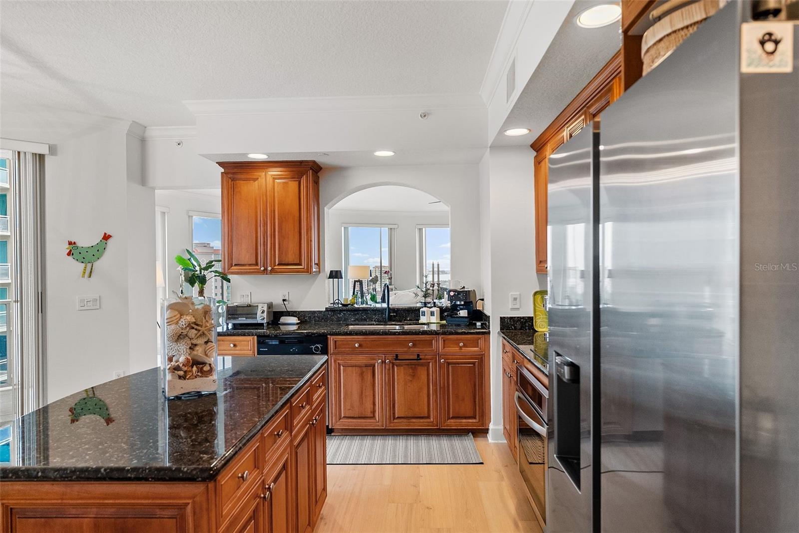 Image 7 of 50 For 100 Beach Drive Ne 1501