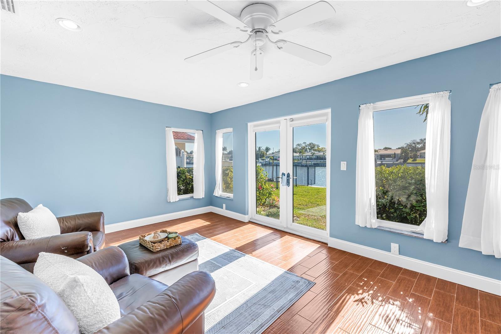 Image 14 of 37 For 1964 Massachusetts Avenue Ne