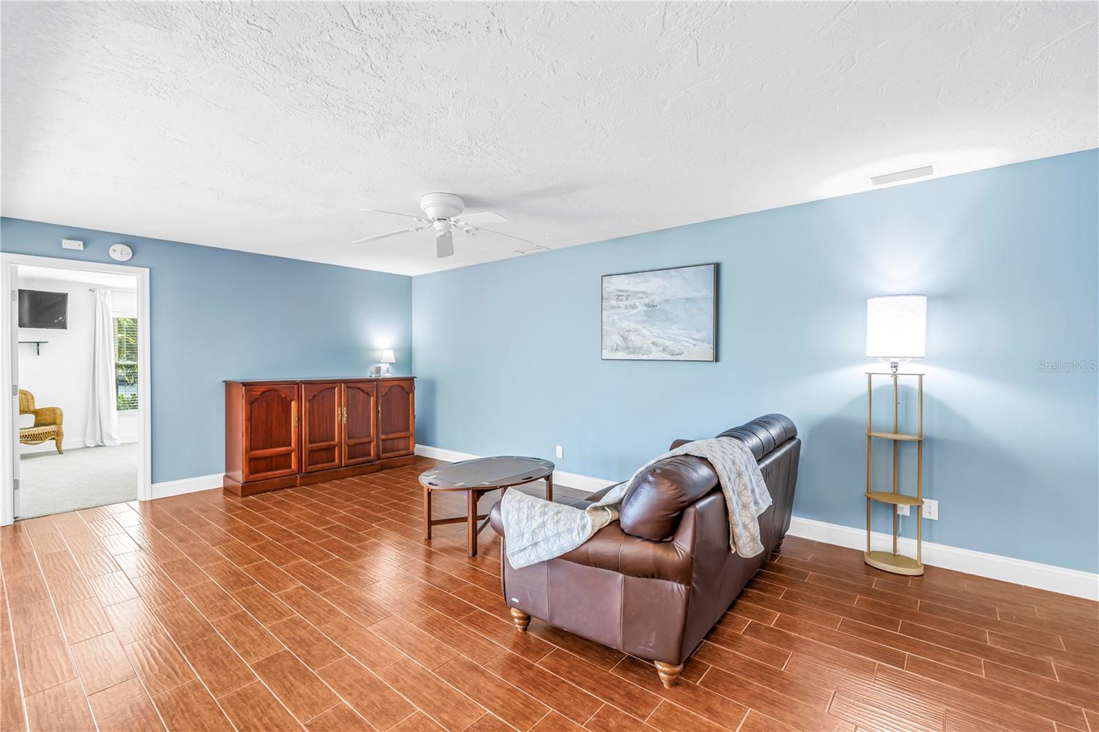 Image 17 of 37 For 1964 Massachusetts Avenue Ne