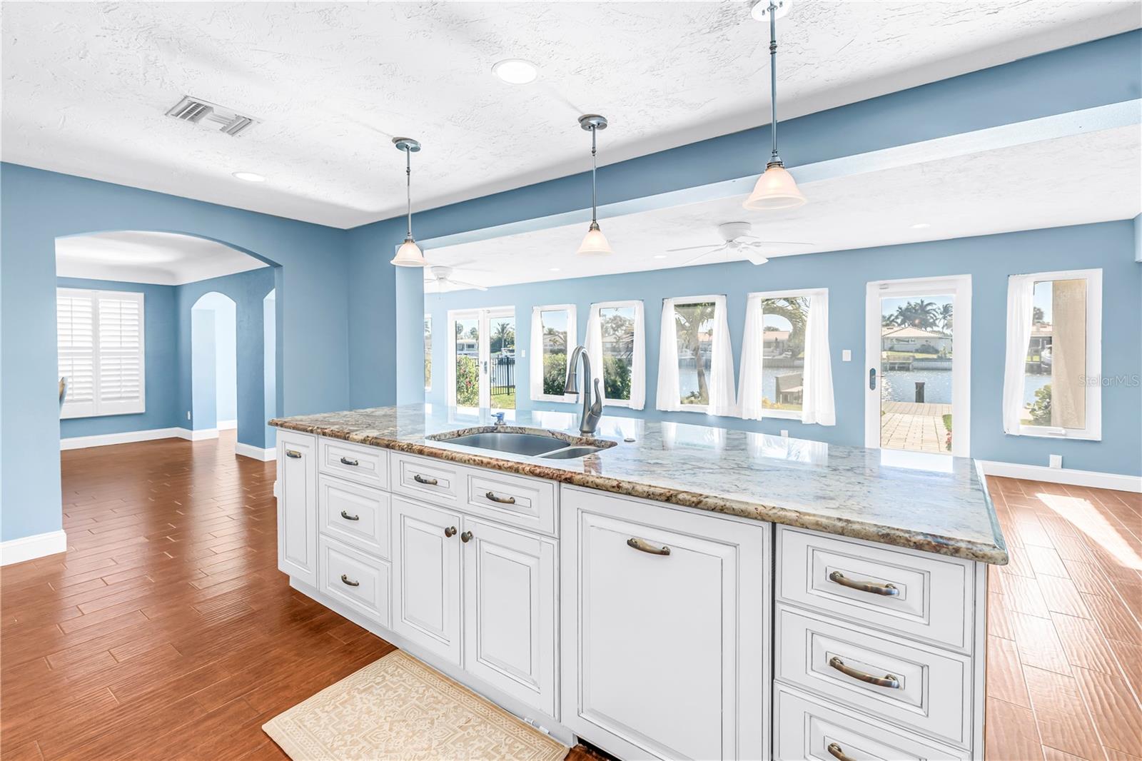 Image 9 of 37 For 1964 Massachusetts Avenue Ne